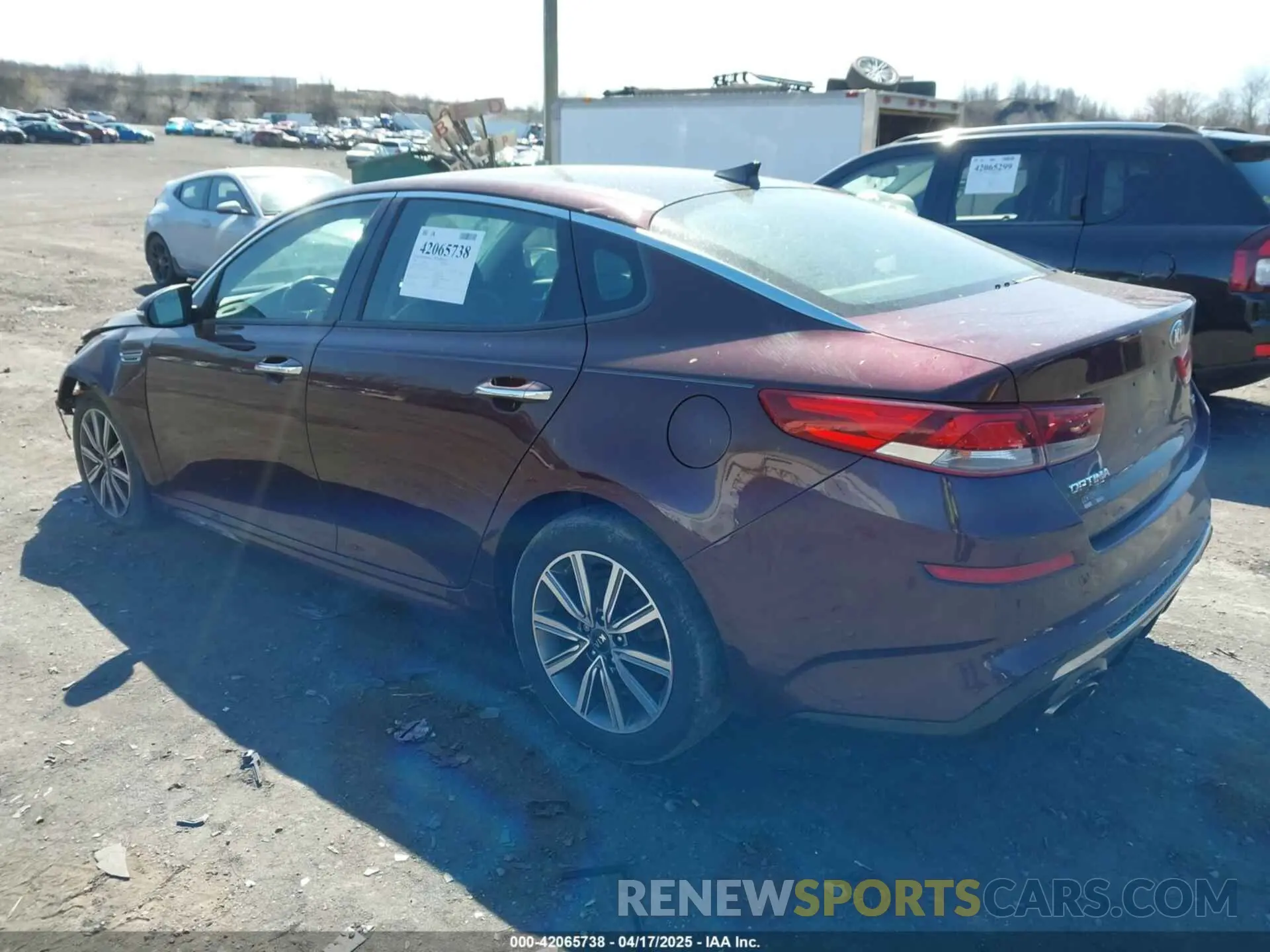 3 fotografías del automóvil dañado 5XXGU4L12KG292041 KIA OPTIMA 2019