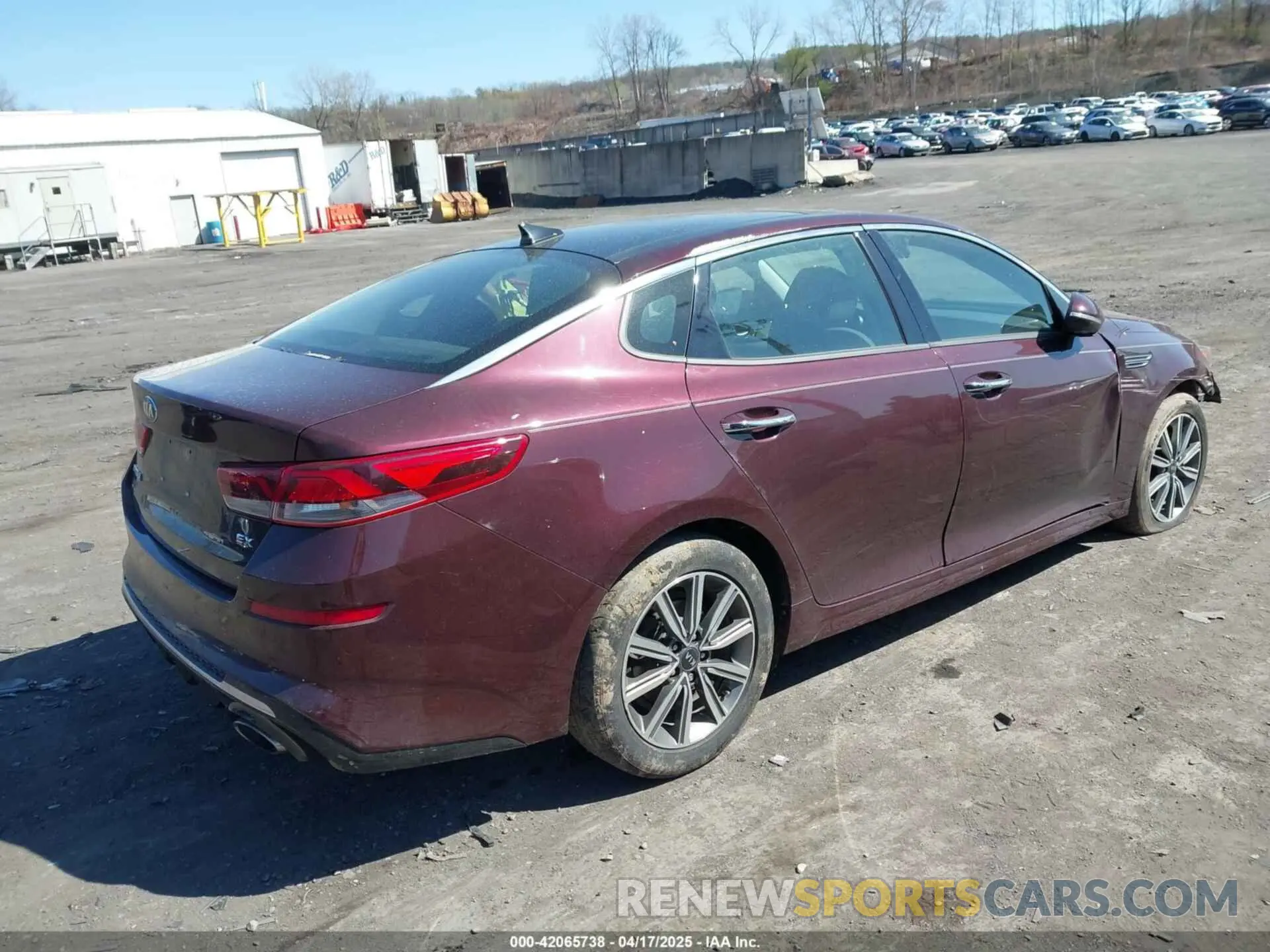 4 fotografías del automóvil dañado 5XXGU4L12KG292041 KIA OPTIMA 2019