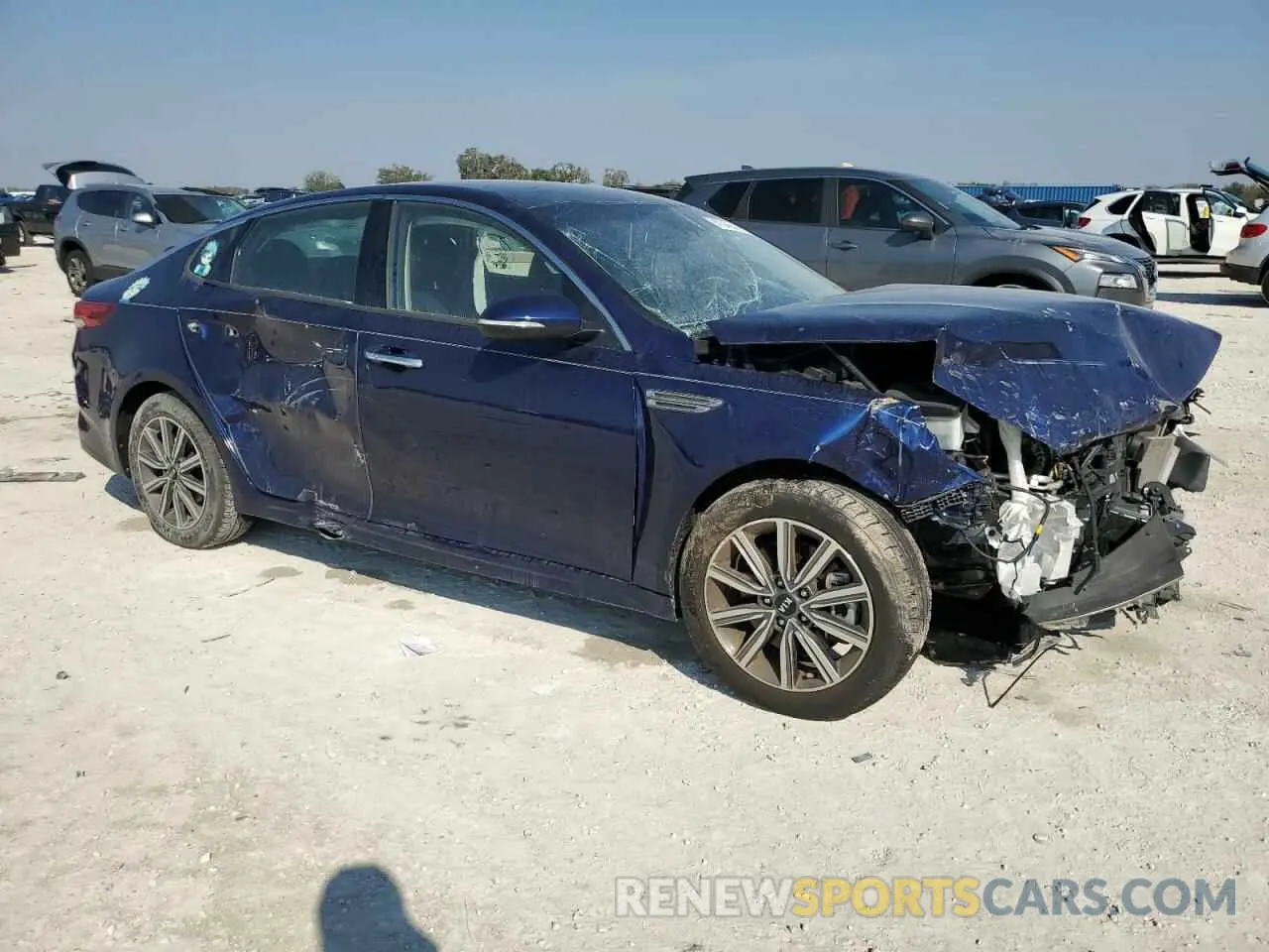 4 fotografías del automóvil dañado 5XXGU4L13KG299130 KIA OPTIMA 2019