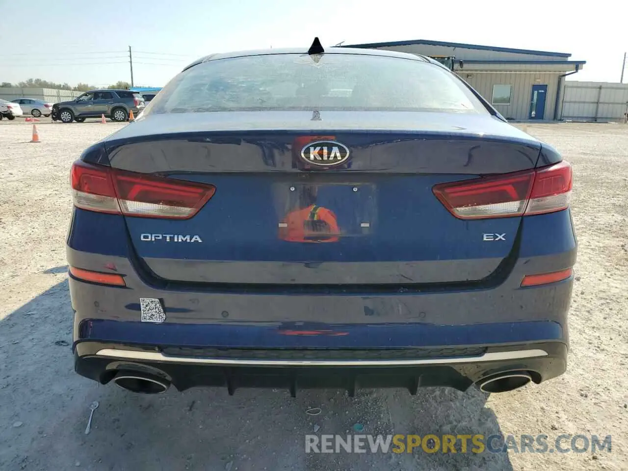 6 fotografías del automóvil dañado 5XXGU4L13KG299130 KIA OPTIMA 2019
