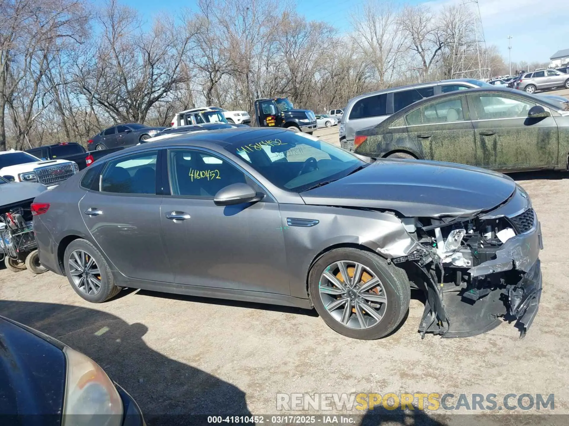 13 fotografías del automóvil dañado 5XXGU4L13KG313771 KIA OPTIMA 2019