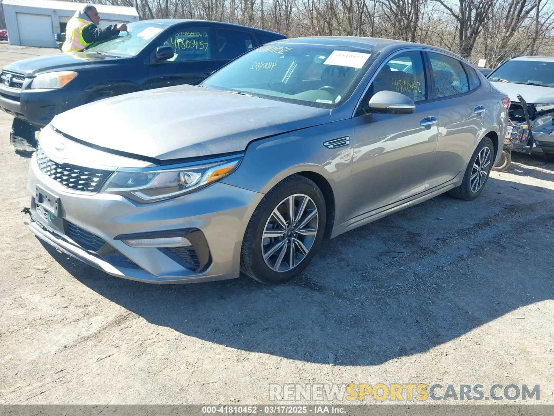 2 fotografías del automóvil dañado 5XXGU4L13KG313771 KIA OPTIMA 2019