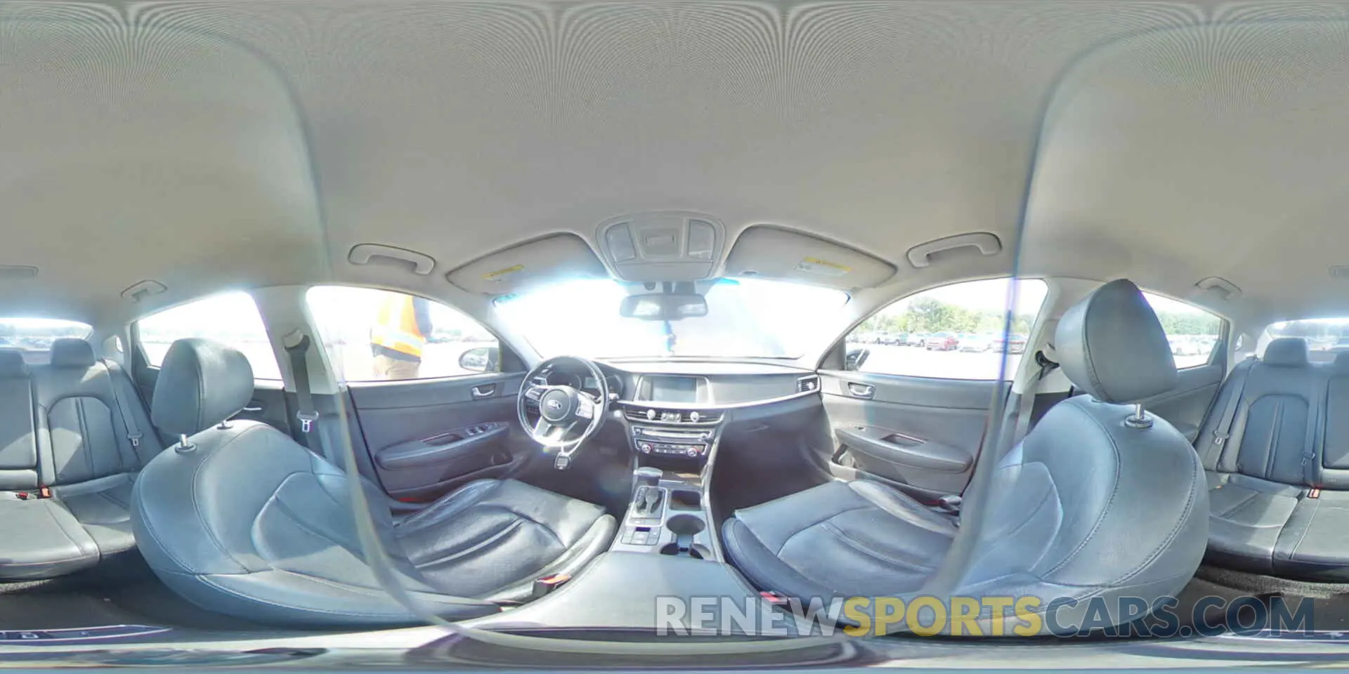 12 fotografías del automóvil dañado 5XXGU4L14KG284832 KIA OPTIMA 2019