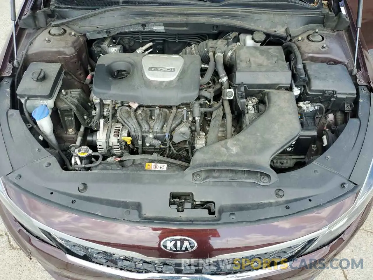 11 fotografías del automóvil dañado 5XXGU4L14KG311477 KIA OPTIMA 2019