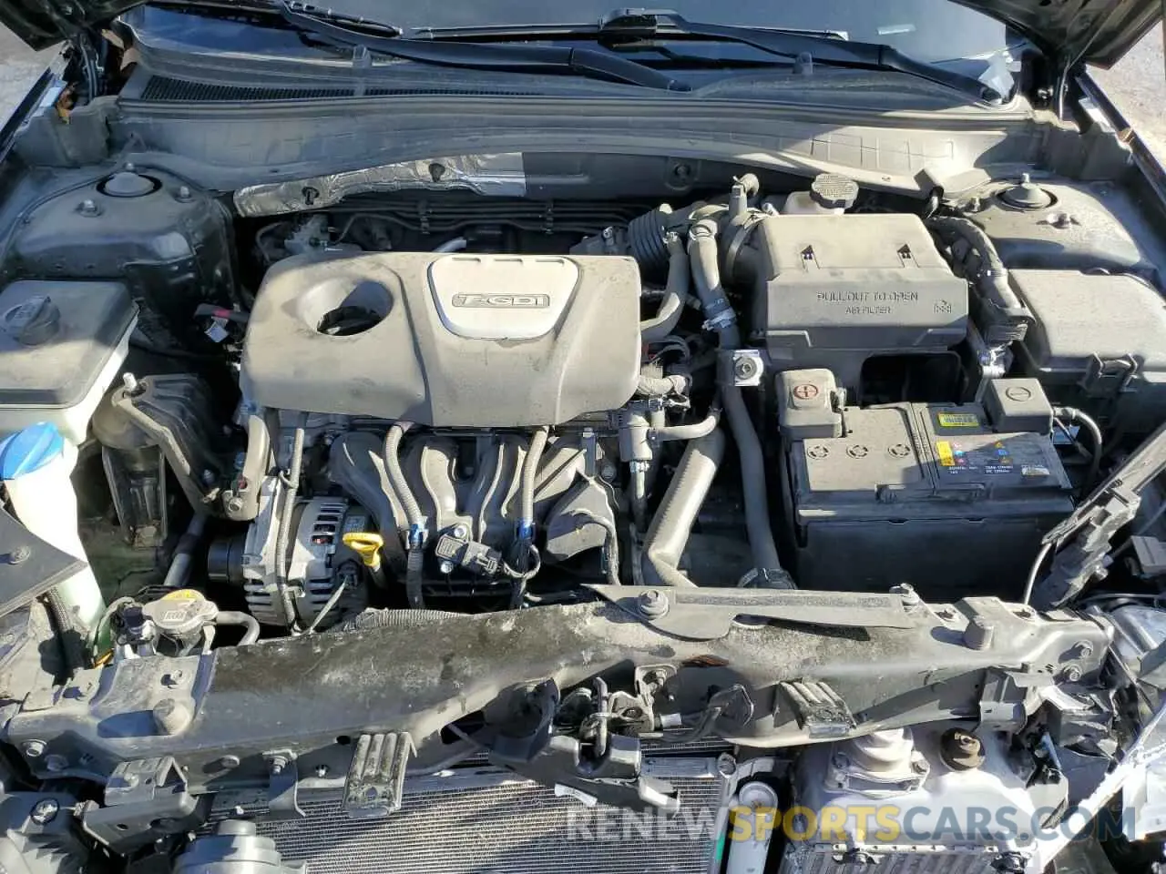11 fotografías del automóvil dañado 5XXGU4L17KG334350 KIA OPTIMA 2019