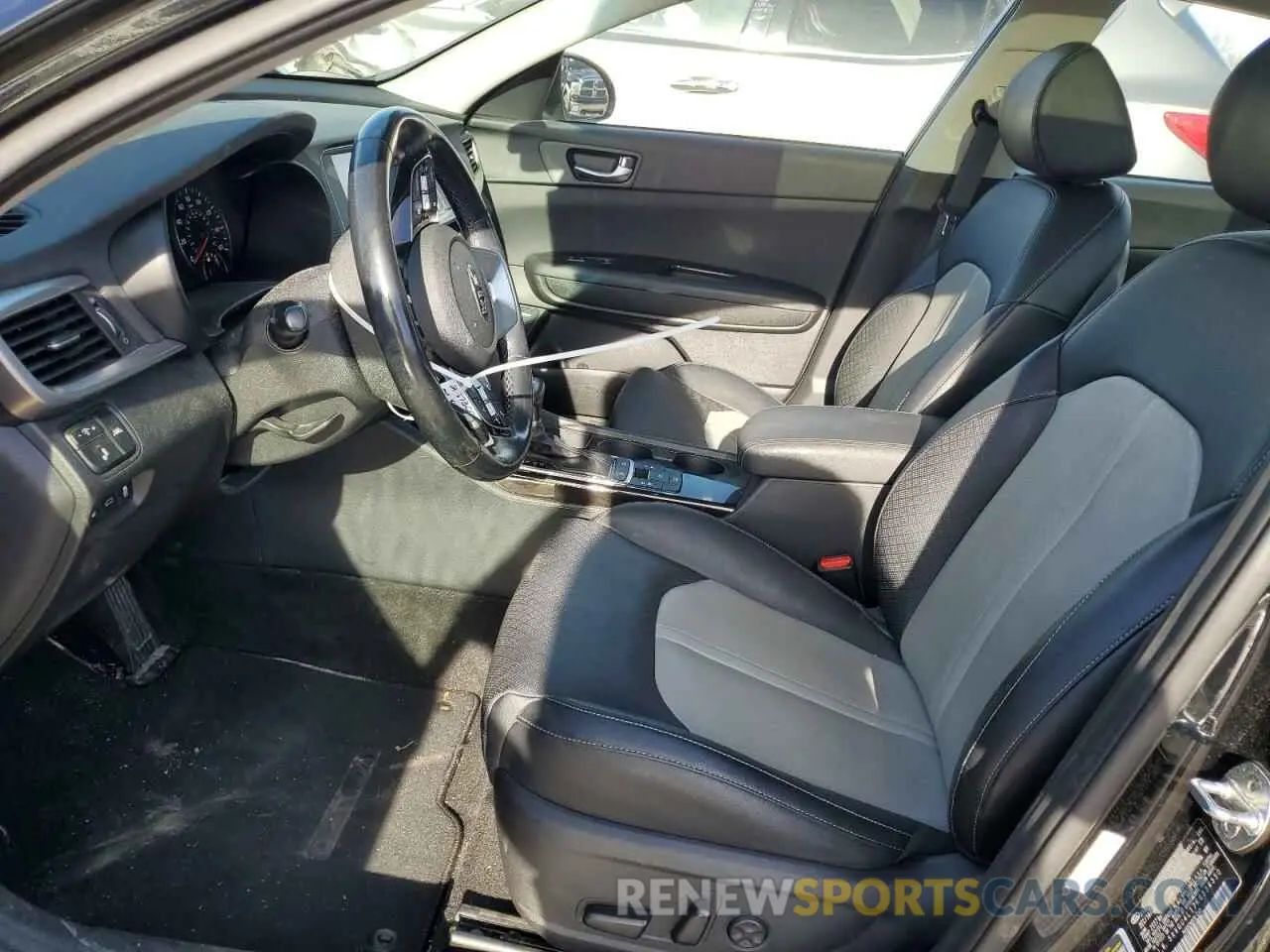 7 fotografías del automóvil dañado 5XXGU4L17KG334350 KIA OPTIMA 2019