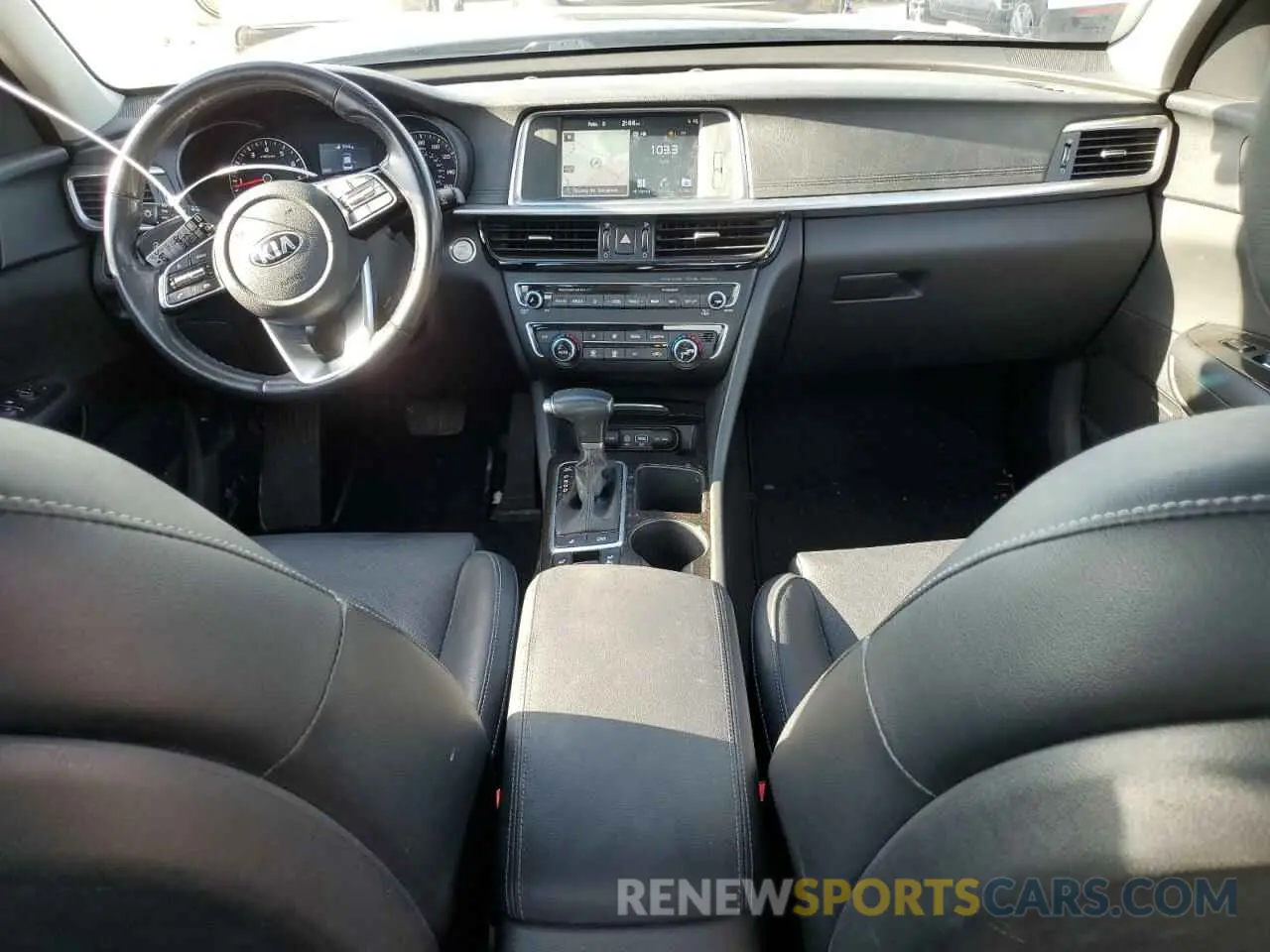 8 fotografías del automóvil dañado 5XXGU4L17KG334350 KIA OPTIMA 2019