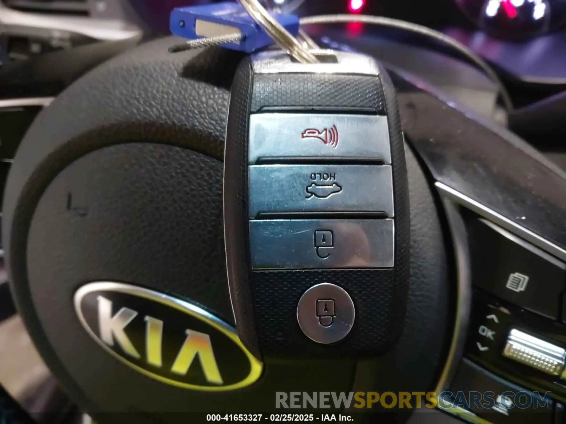 11 fotografías del automóvil dañado 5XXGU4L19KG285328 KIA OPTIMA 2019