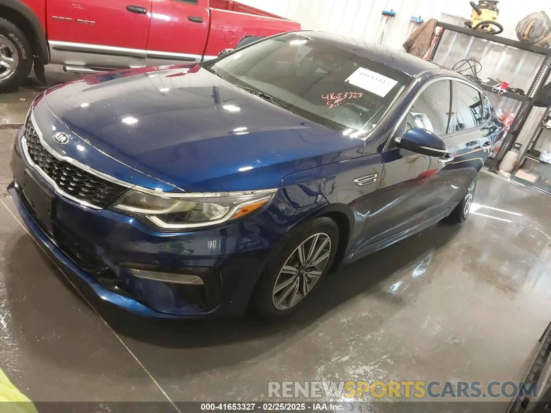2 fotografías del automóvil dañado 5XXGU4L19KG285328 KIA OPTIMA 2019