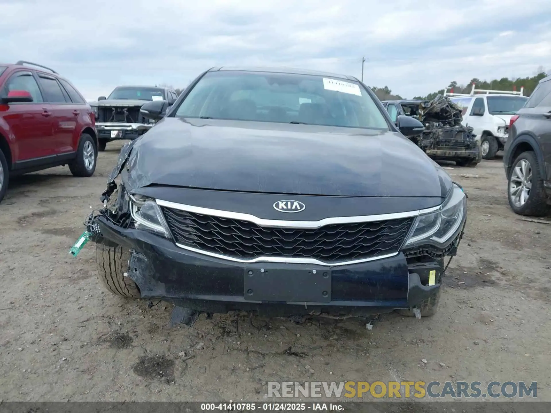 13 fotografías del automóvil dañado 5XXGU4L19KG303570 KIA OPTIMA 2019