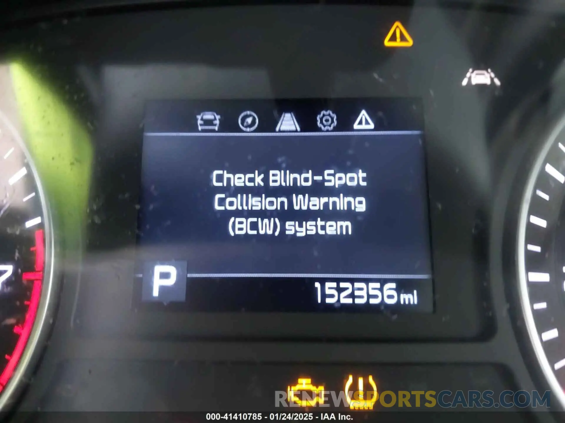 16 fotografías del automóvil dañado 5XXGU4L19KG303570 KIA OPTIMA 2019
