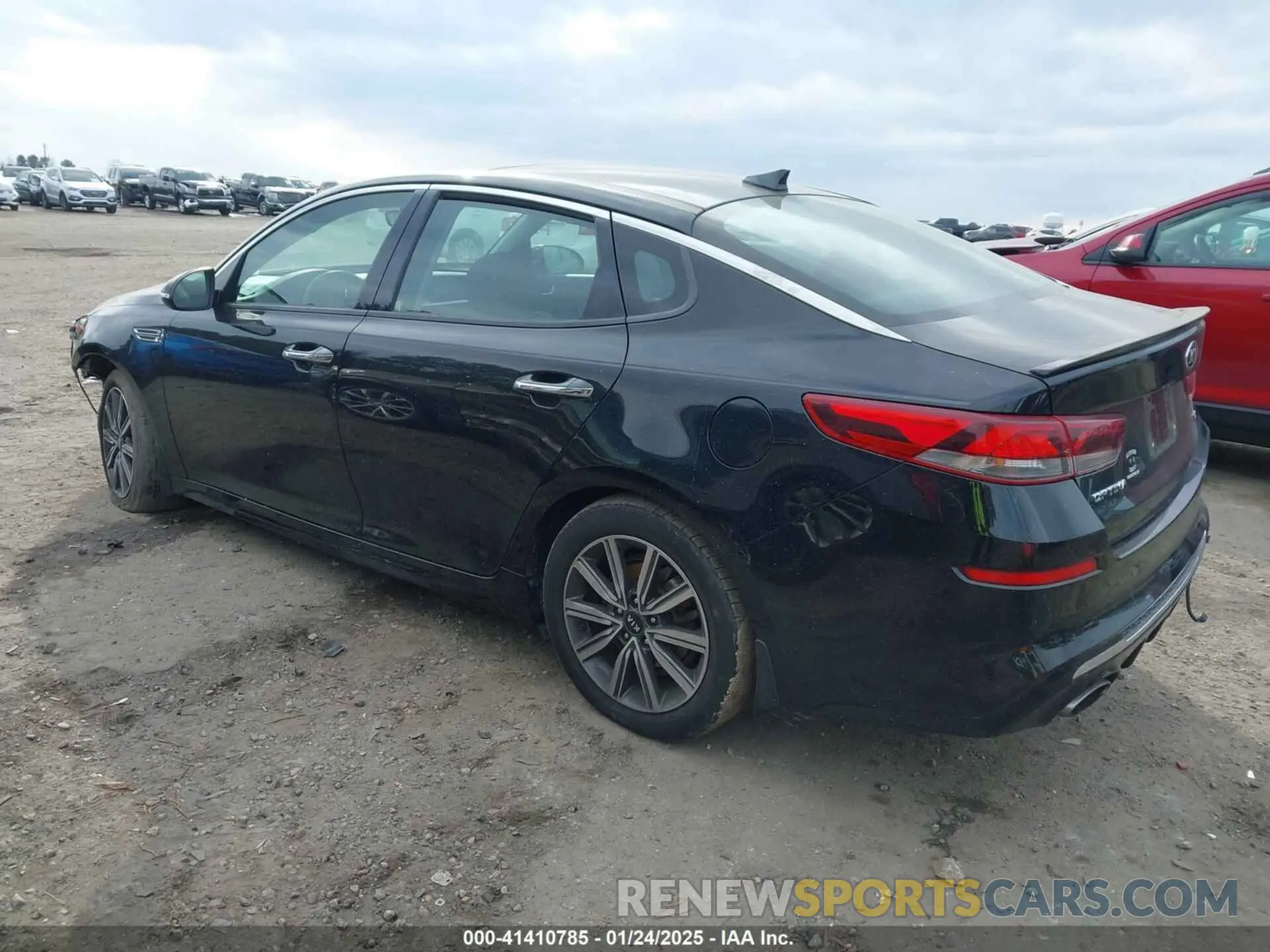 3 fotografías del automóvil dañado 5XXGU4L19KG303570 KIA OPTIMA 2019