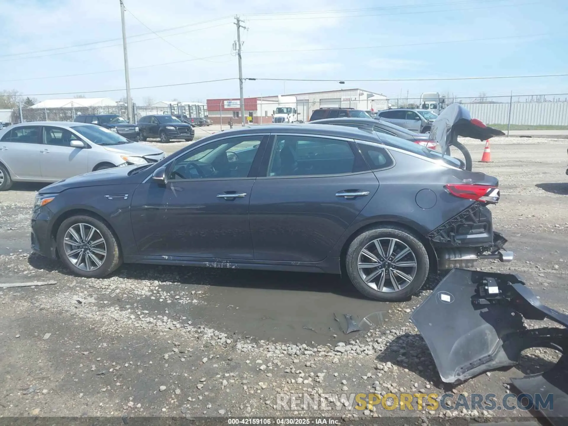 14 fotografías del automóvil dañado 5XXGU4L19KG307229 KIA OPTIMA 2019