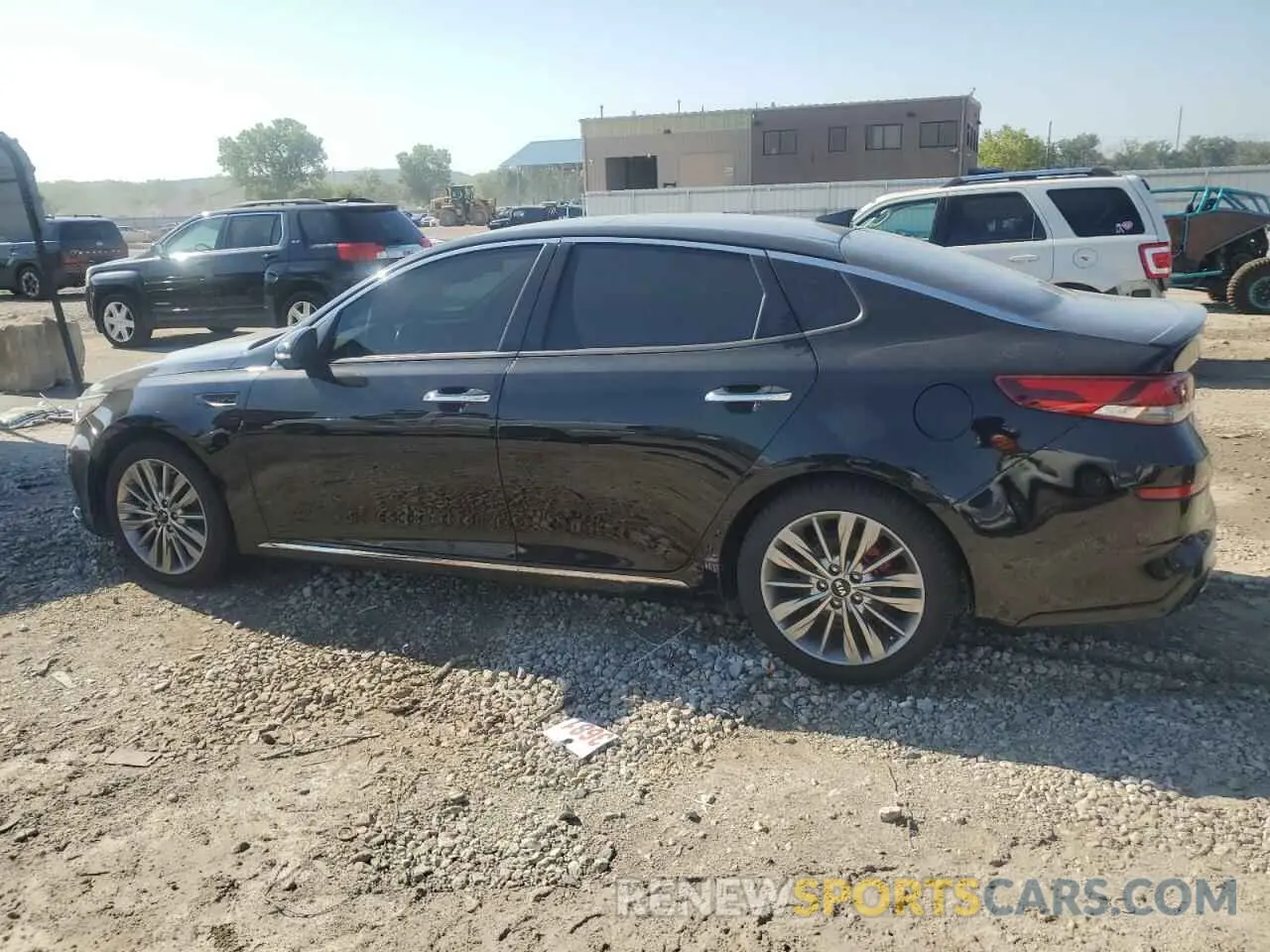 2 fotografías del automóvil dañado 5XXGV4L20KG313832 KIA OPTIMA 2019
