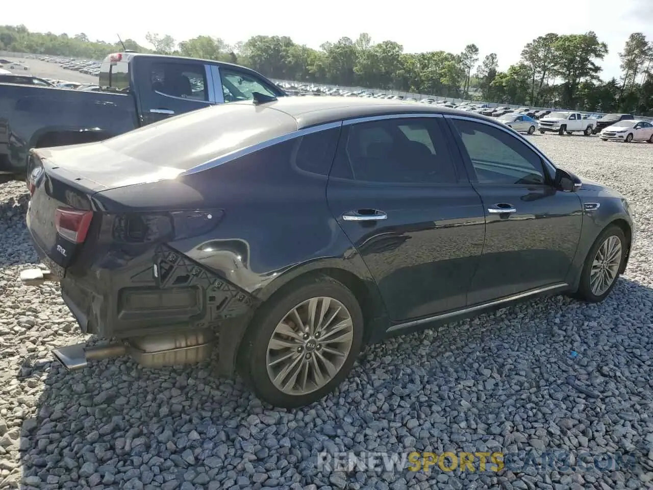 3 fotografías del automóvil dañado 5XXGV4L23KG319608 KIA OPTIMA 2019