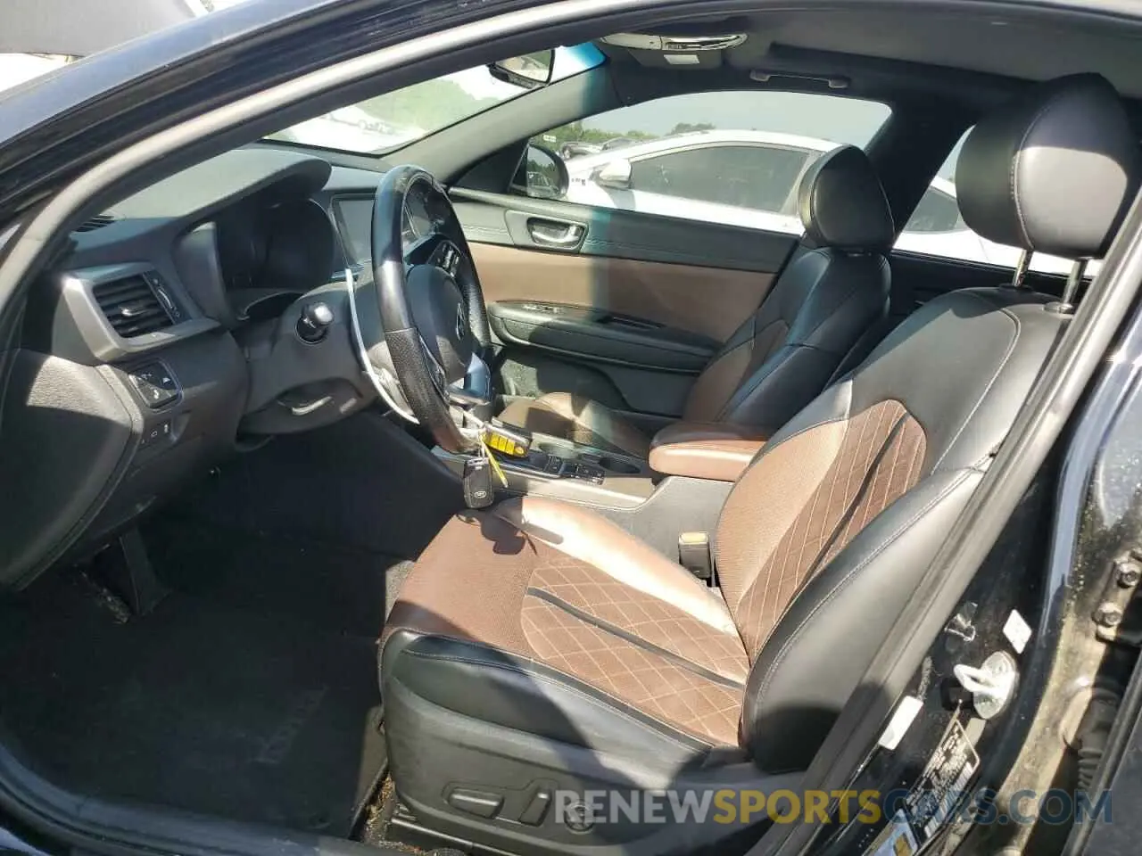 7 fotografías del automóvil dañado 5XXGV4L23KG319608 KIA OPTIMA 2019