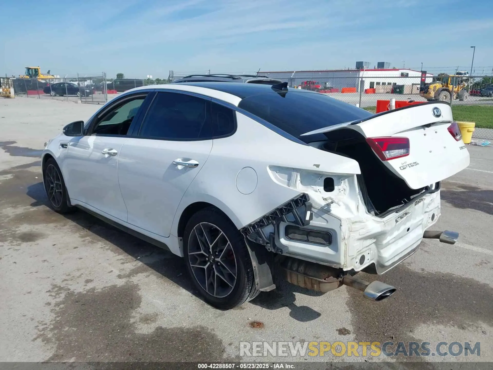 3 fotografías del automóvil dañado 5XXGW4L2XKG361934 KIA OPTIMA 2019
