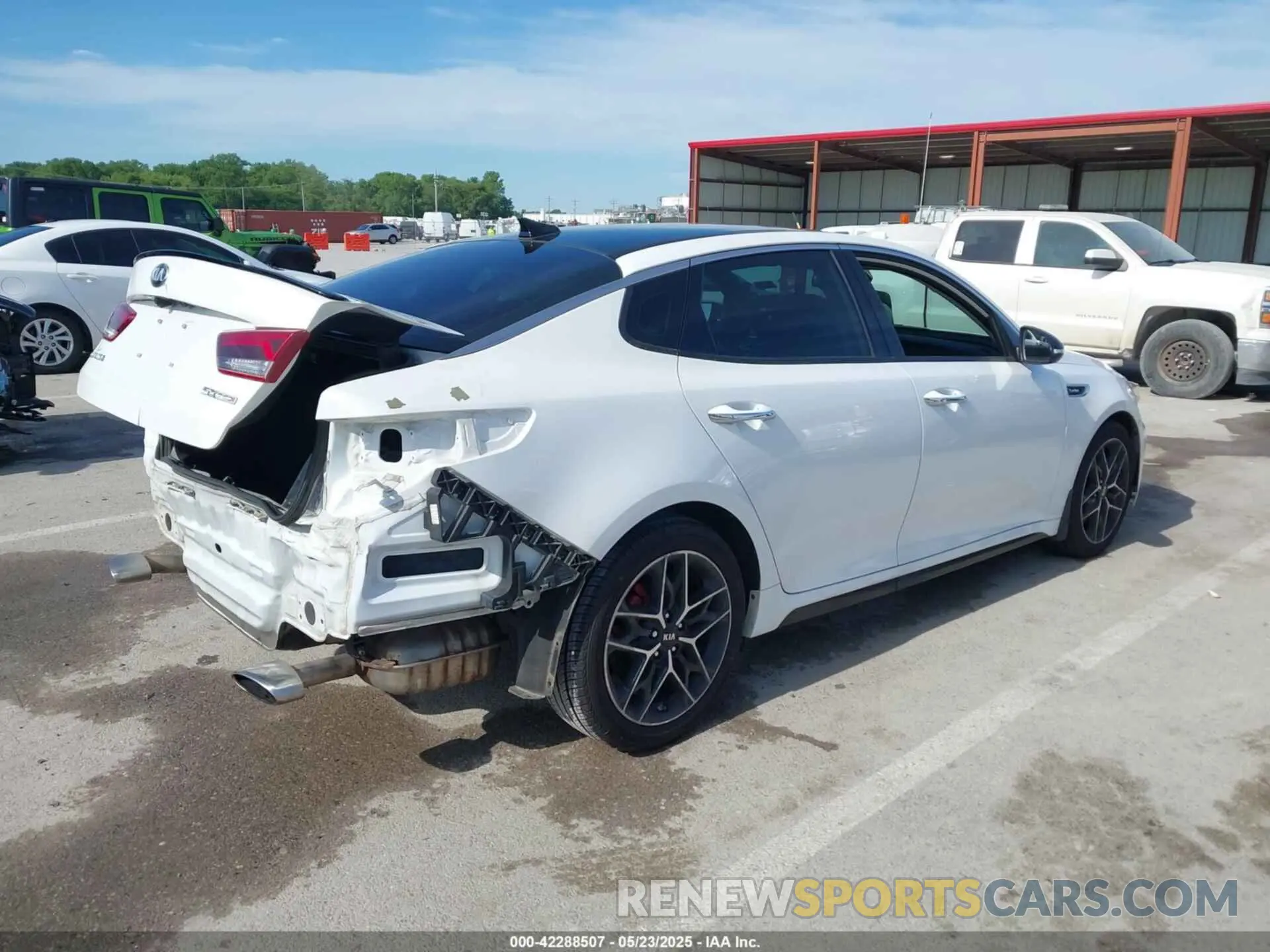 4 fotografías del automóvil dañado 5XXGW4L2XKG361934 KIA OPTIMA 2019