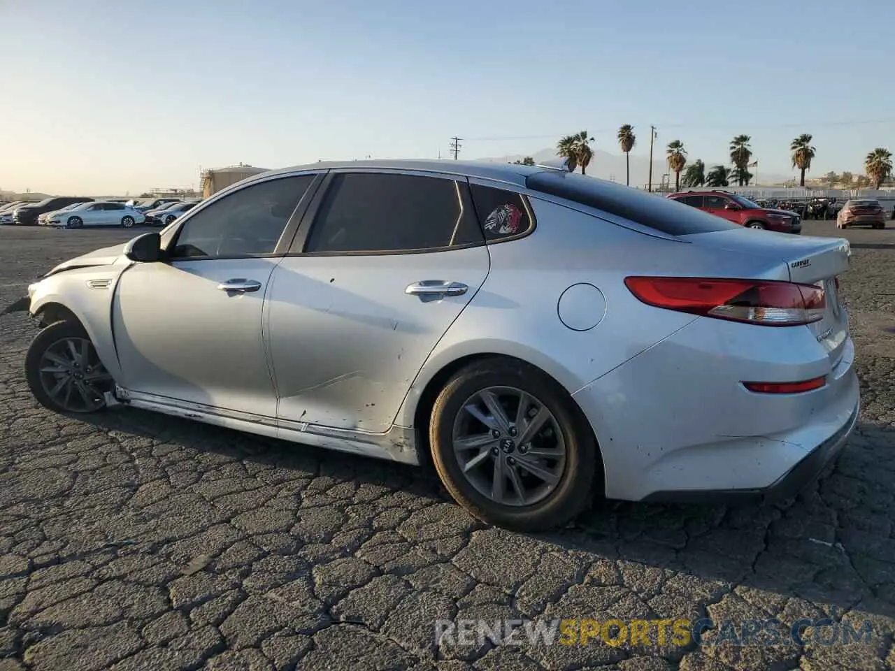 2 fotografías del automóvil dañado 5XXGT4L30LG389616 KIA OPTIMA 2020