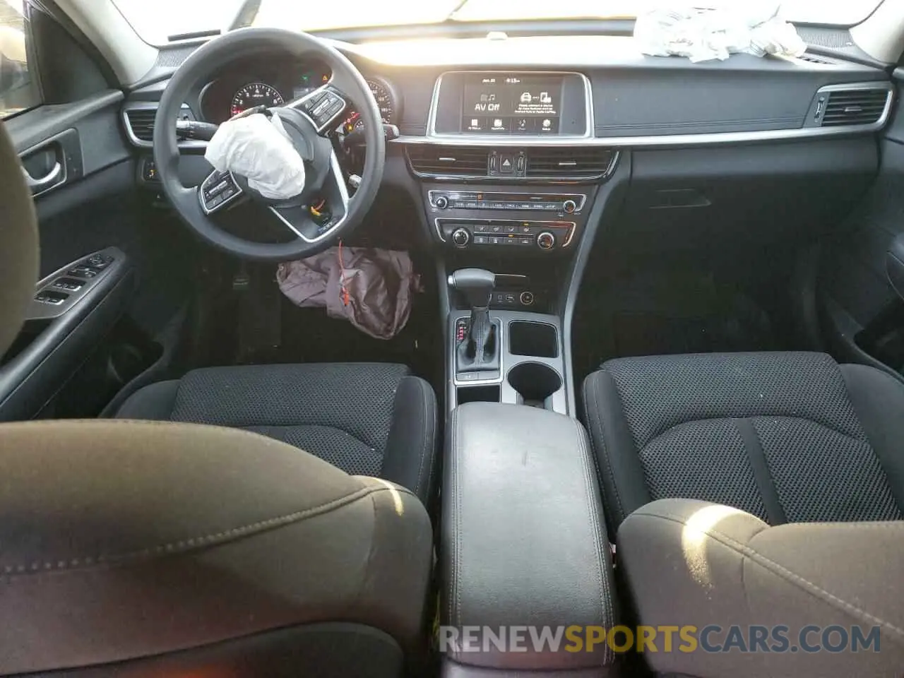 8 fotografías del automóvil dañado 5XXGT4L30LG389616 KIA OPTIMA 2020