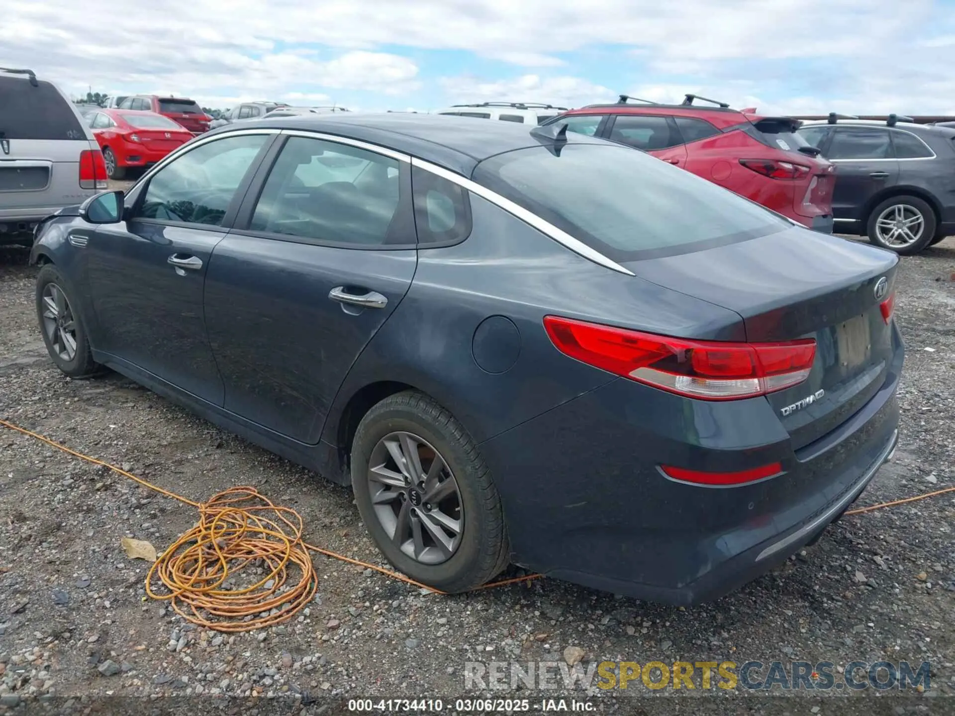 3 fotografías del automóvil dañado 5XXGT4L30LG393598 KIA OPTIMA 2020