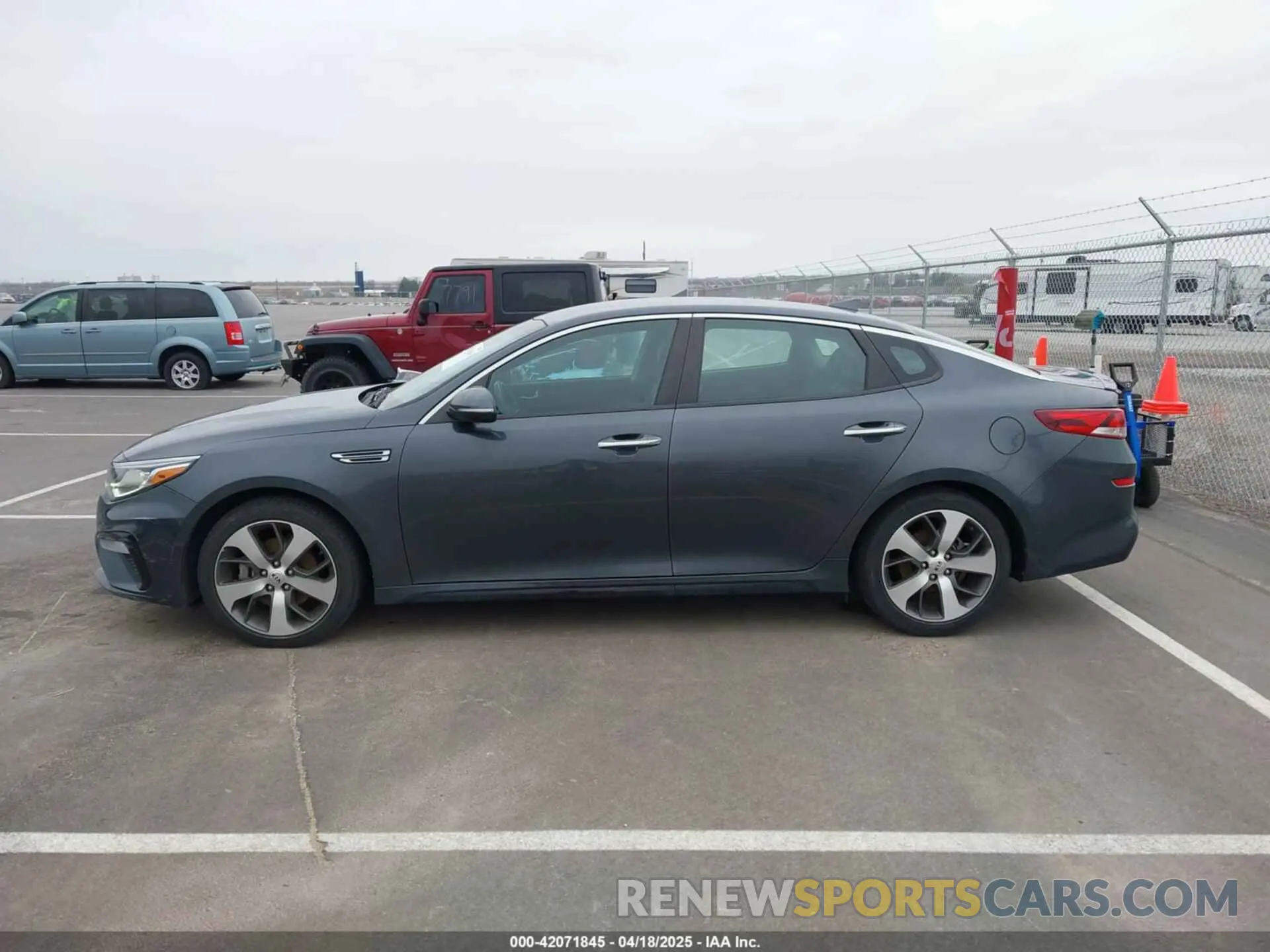 15 fotografías del automóvil dañado 5XXGT4L30LG405944 KIA OPTIMA 2020