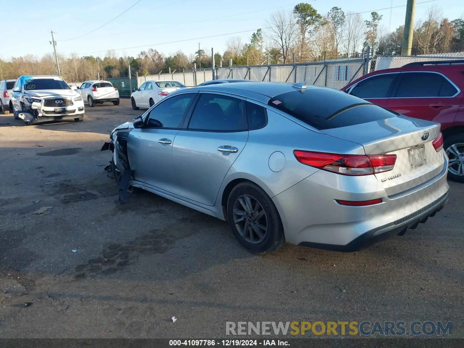 3 fotografías del automóvil dañado 5XXGT4L30LG419780 KIA OPTIMA 2020