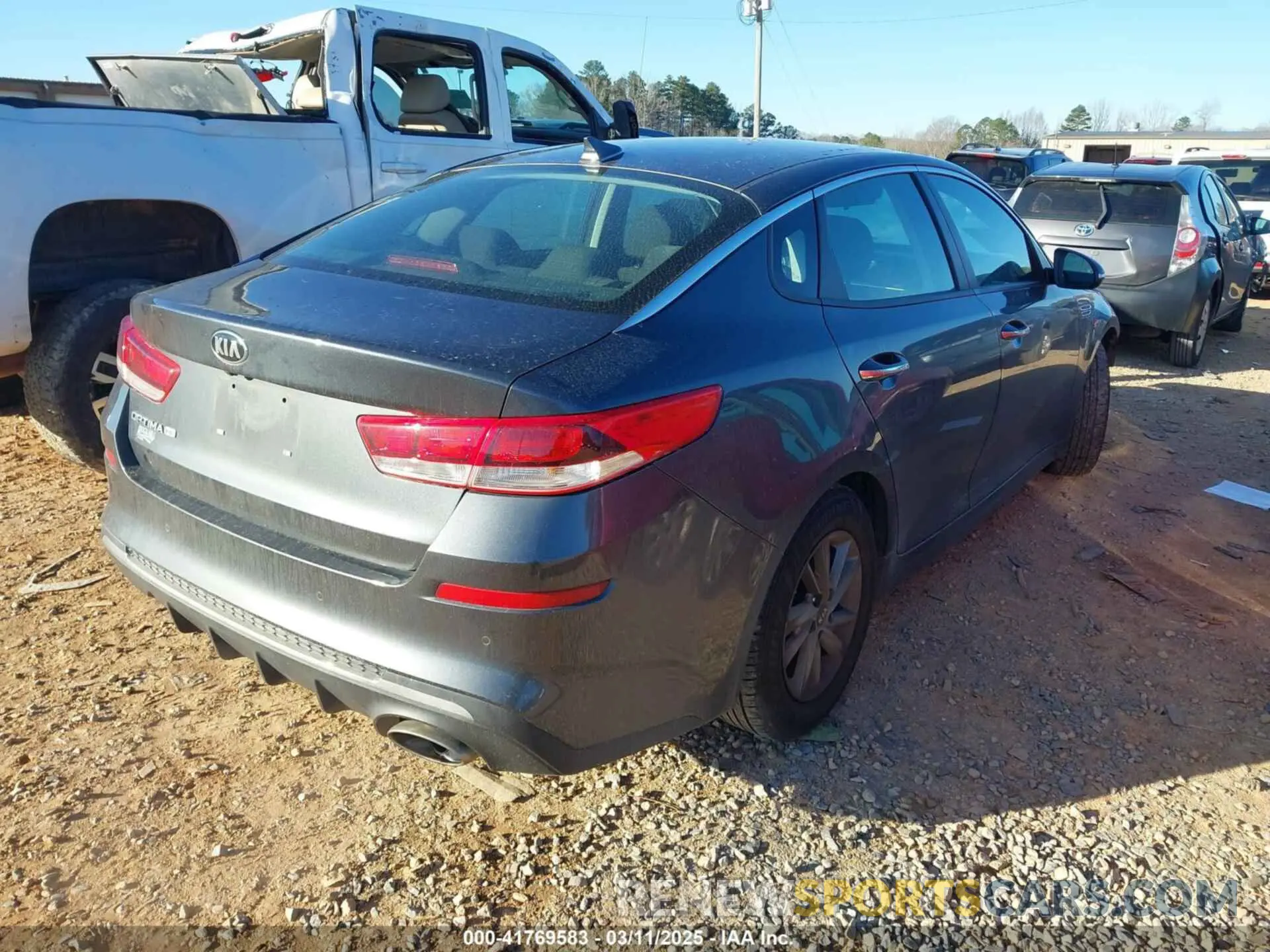 4 fotografías del automóvil dañado 5XXGT4L30LG436580 KIA OPTIMA 2020