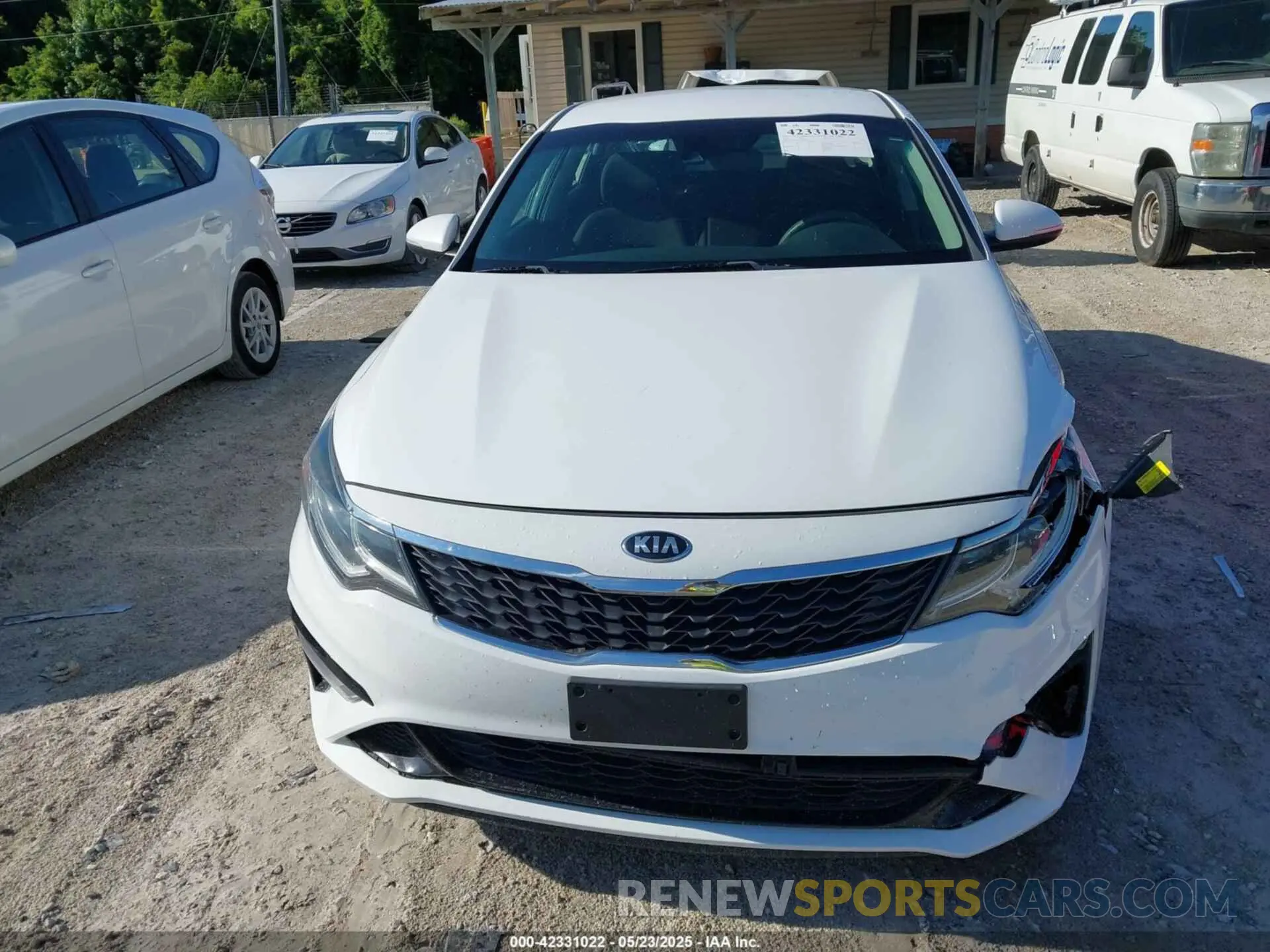 12 fotografías del automóvil dañado 5XXGT4L31LG380634 KIA OPTIMA 2020