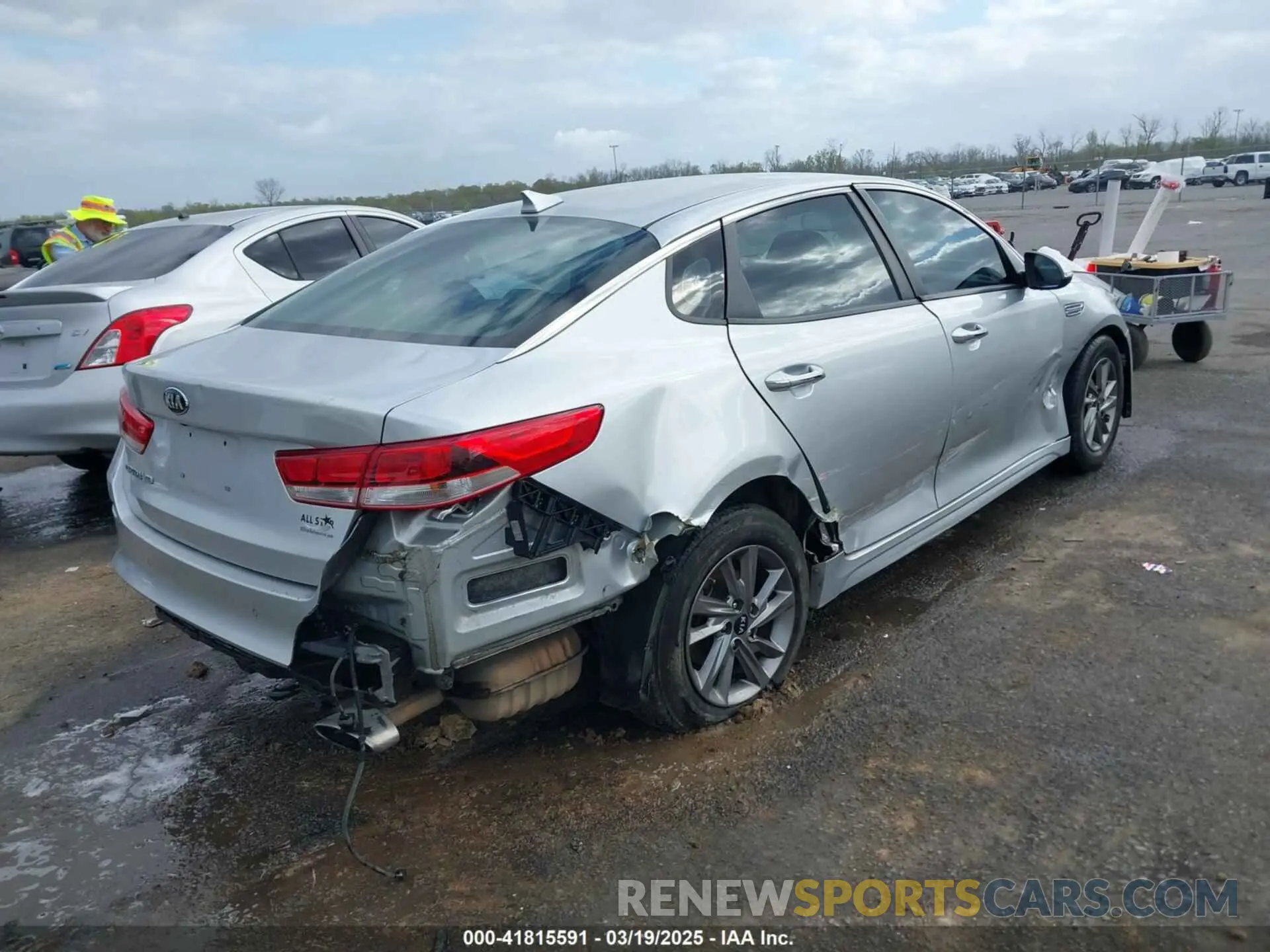 4 fotografías del automóvil dañado 5XXGT4L31LG380858 KIA OPTIMA 2020