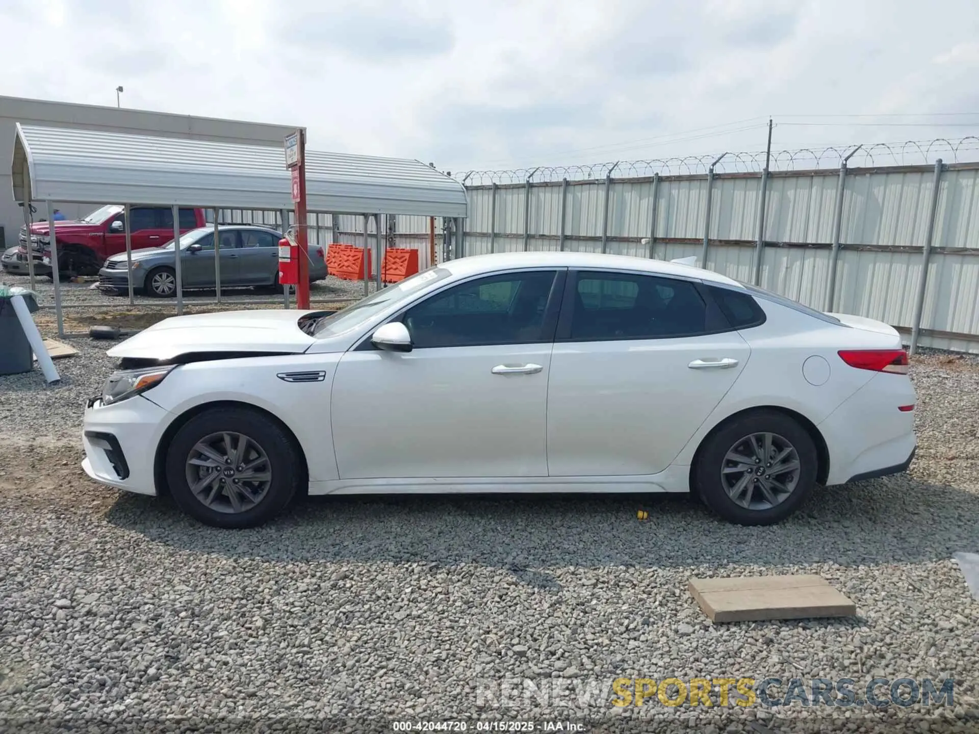 15 fotografías del automóvil dañado 5XXGT4L31LG381346 KIA OPTIMA 2020