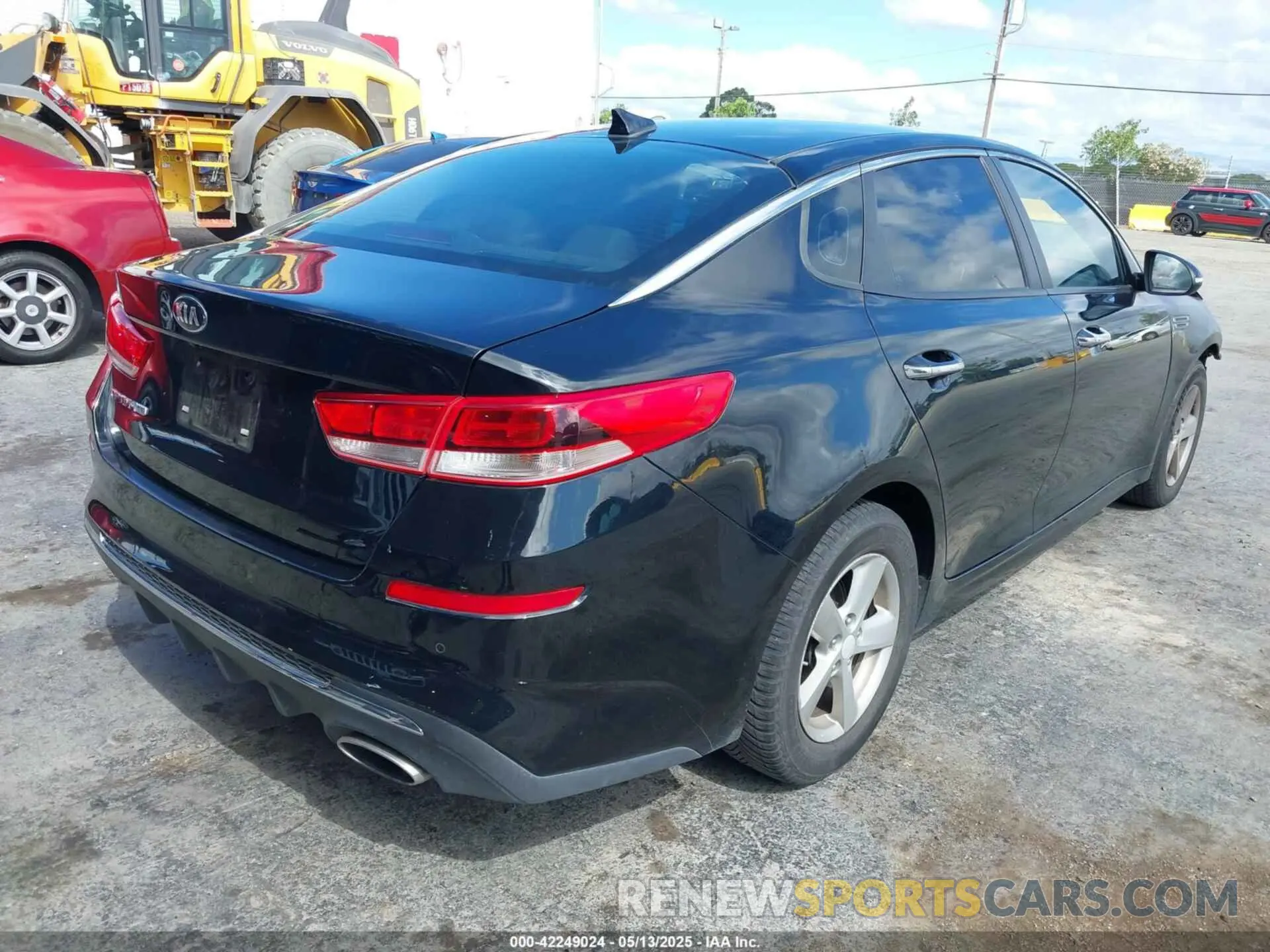 4 fotografías del automóvil dañado 5XXGT4L31LG391343 KIA OPTIMA 2020