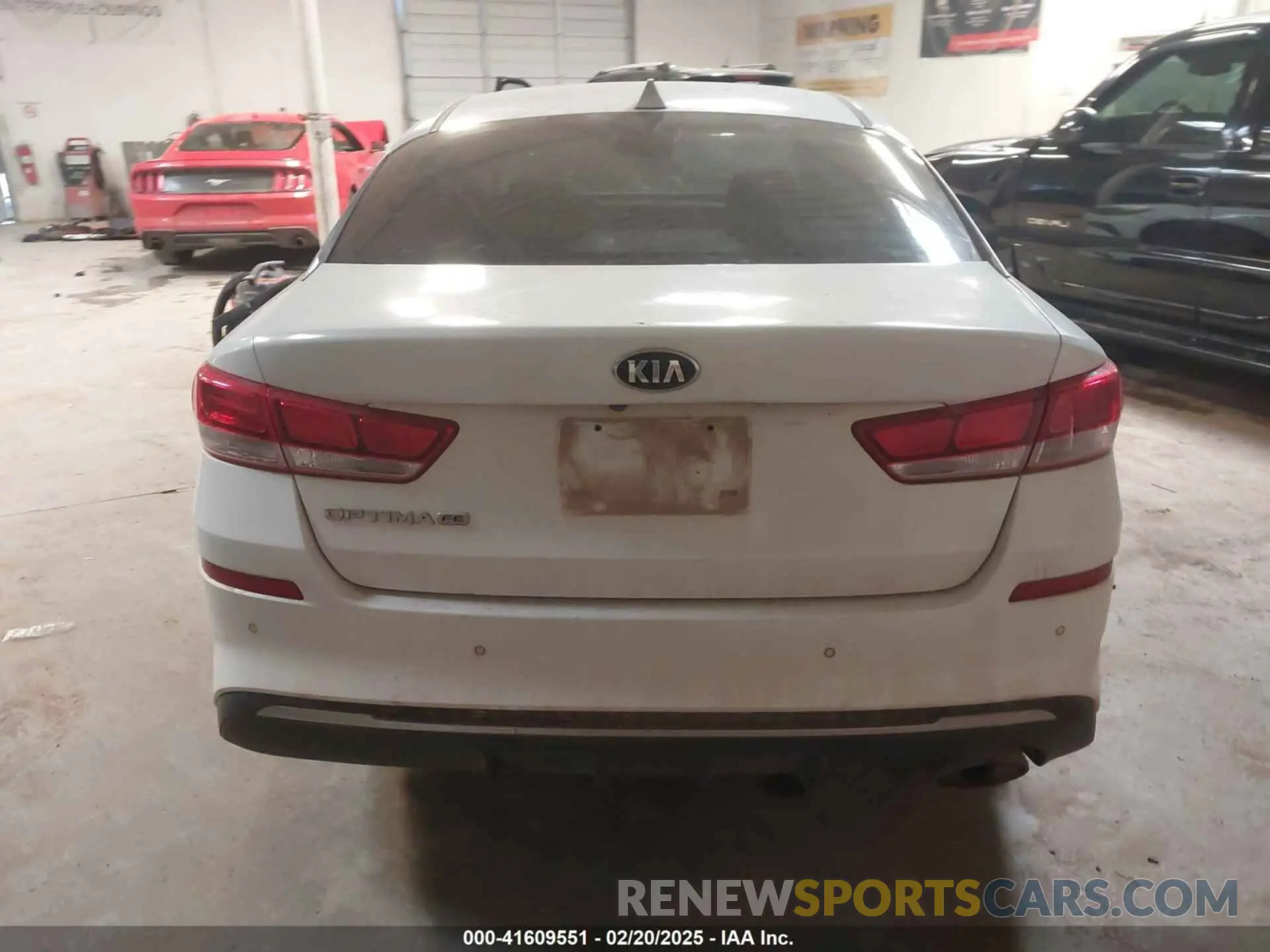 16 fotografías del automóvil dañado 5XXGT4L31LG399796 KIA OPTIMA 2020