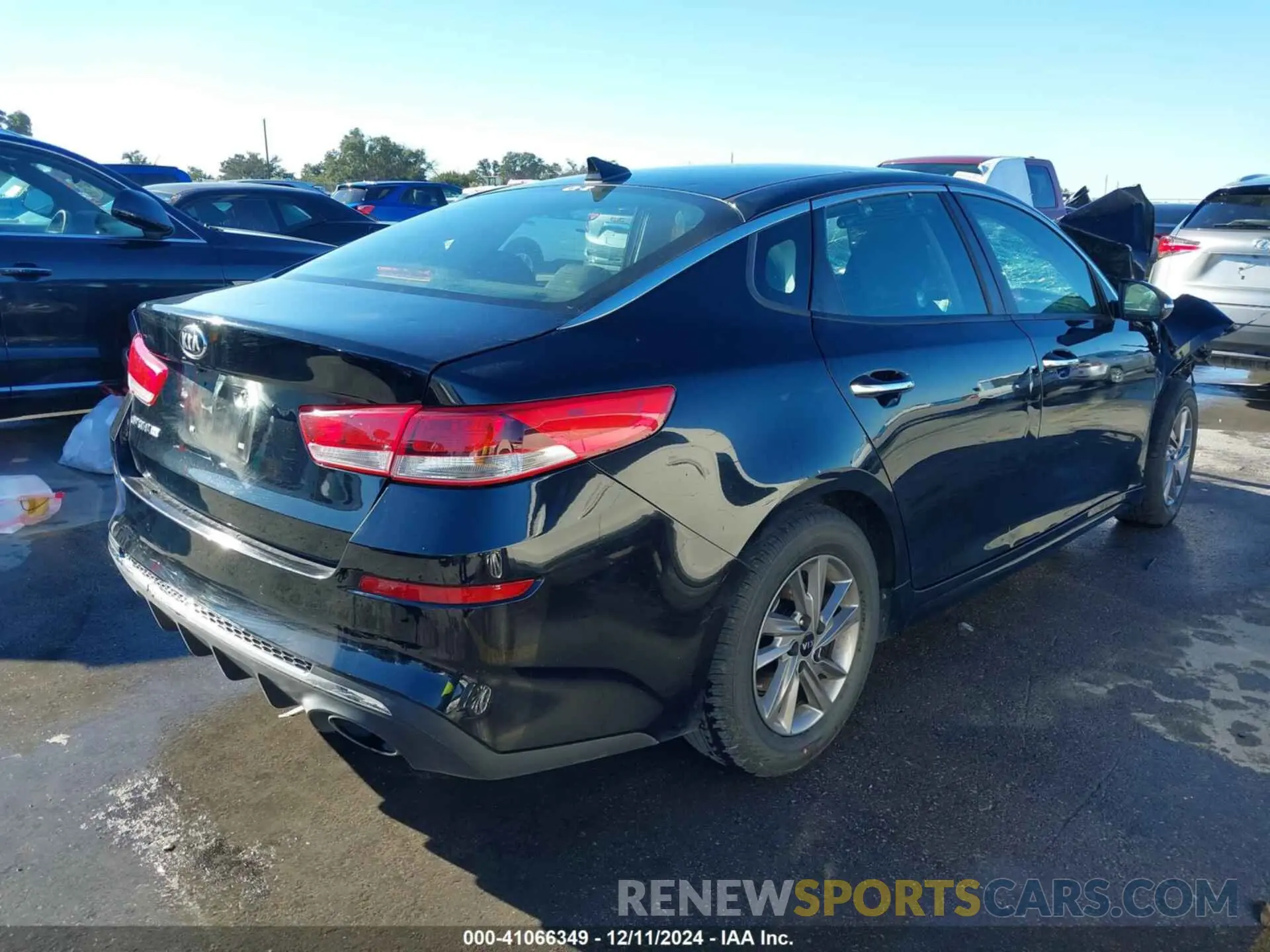 4 fotografías del automóvil dañado 5XXGT4L31LG402891 KIA OPTIMA 2020