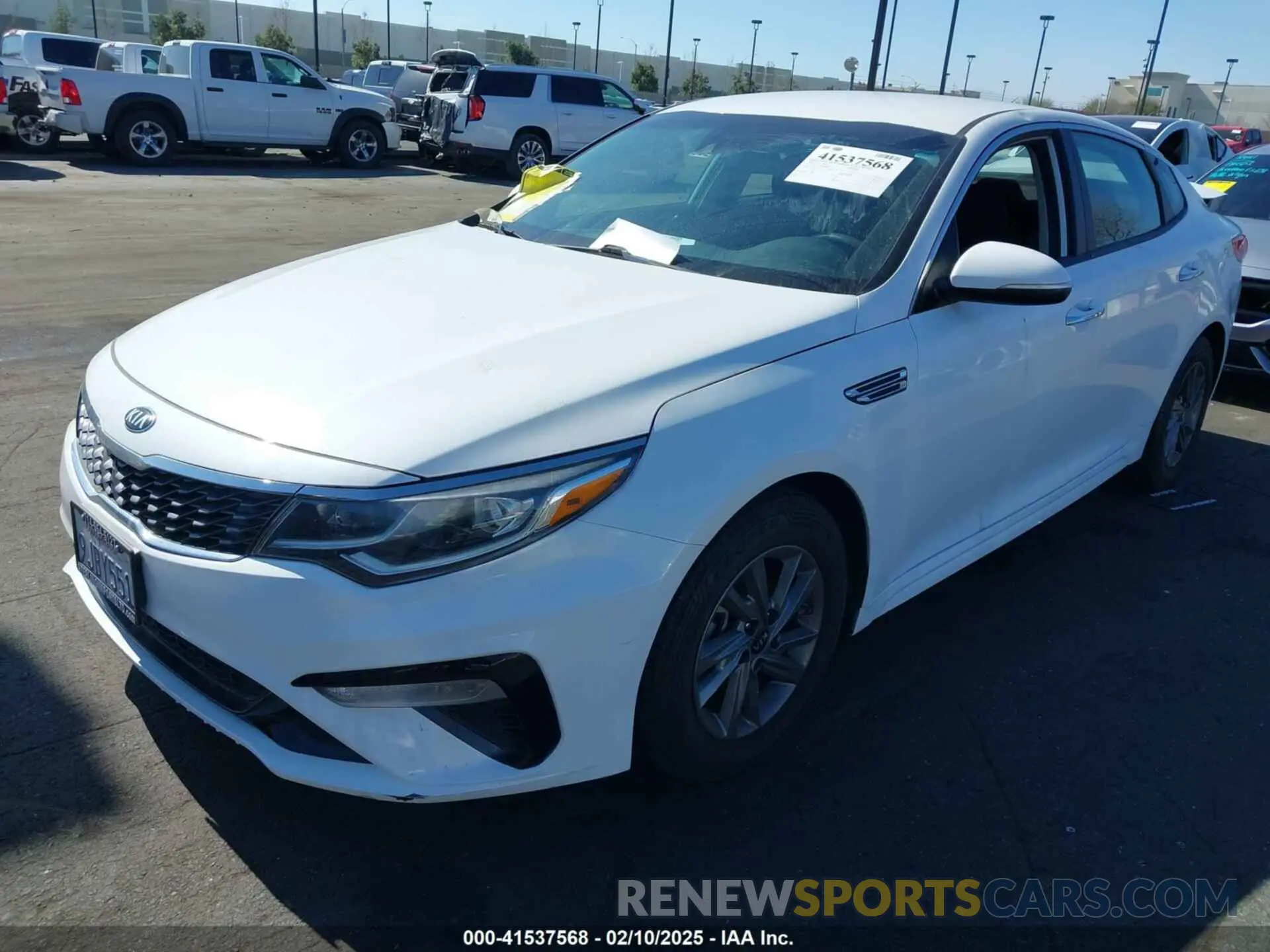 2 fotografías del automóvil dañado 5XXGT4L31LG404625 KIA OPTIMA 2020