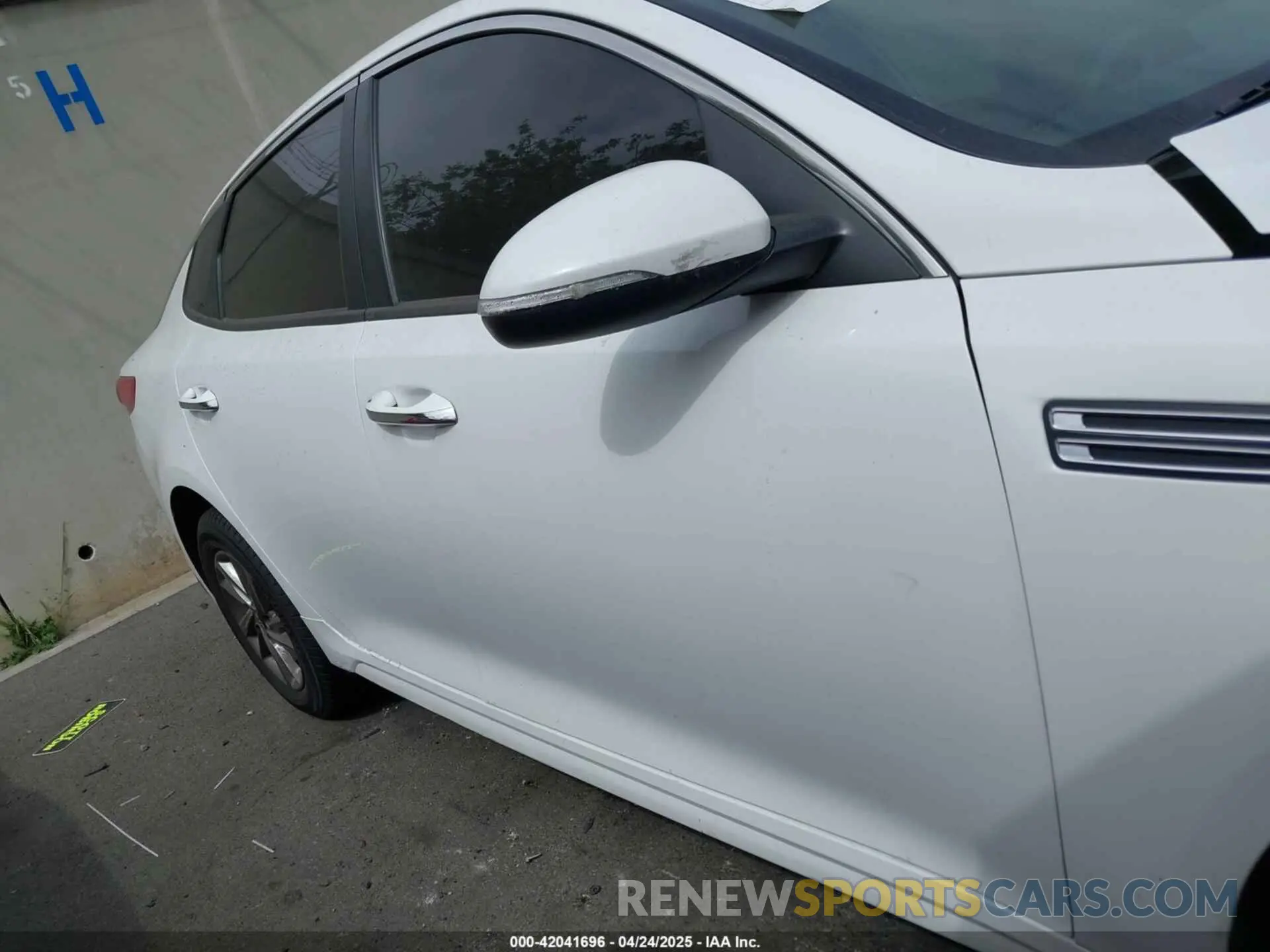 13 fotografías del automóvil dañado 5XXGT4L31LG415303 KIA OPTIMA 2020