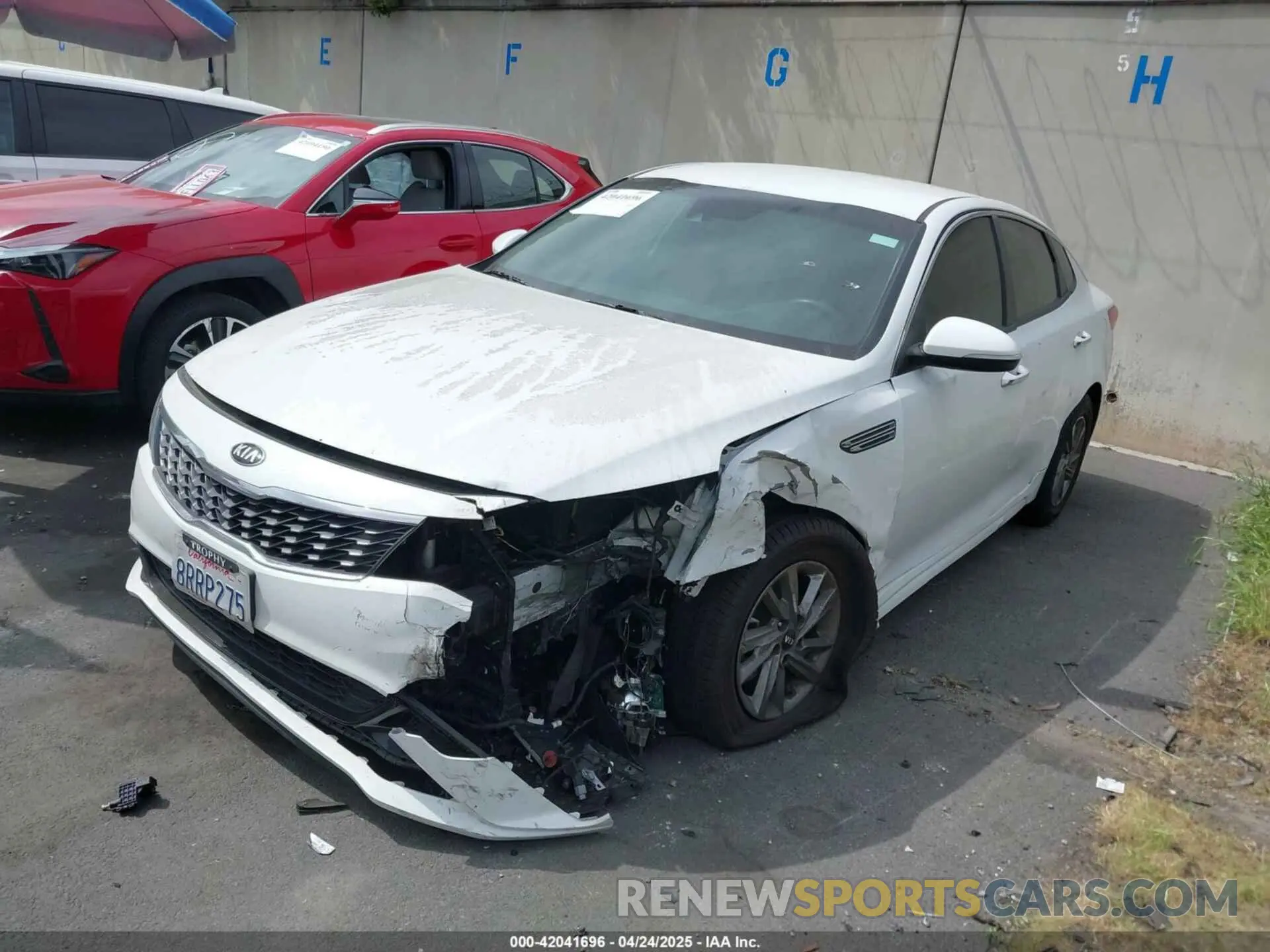 2 fotografías del automóvil dañado 5XXGT4L31LG415303 KIA OPTIMA 2020