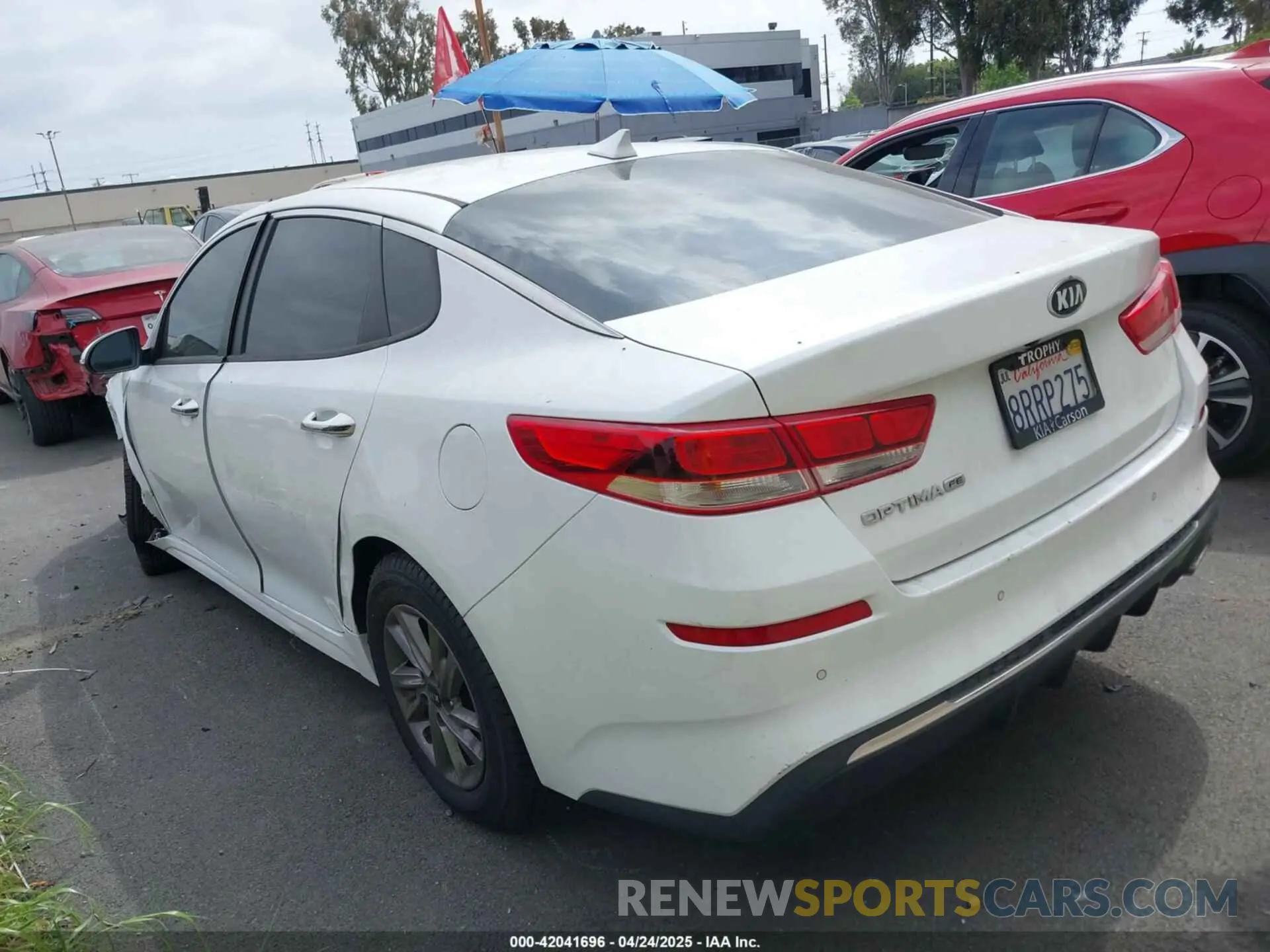 3 fotografías del automóvil dañado 5XXGT4L31LG415303 KIA OPTIMA 2020