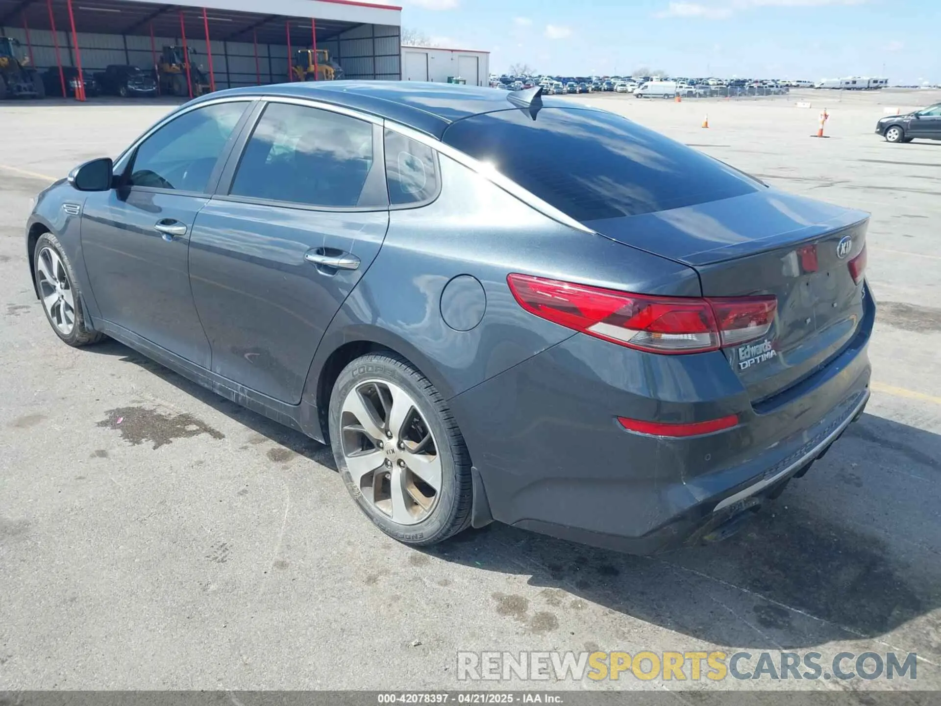 3 fotografías del automóvil dañado 5XXGT4L31LG417259 KIA OPTIMA 2020