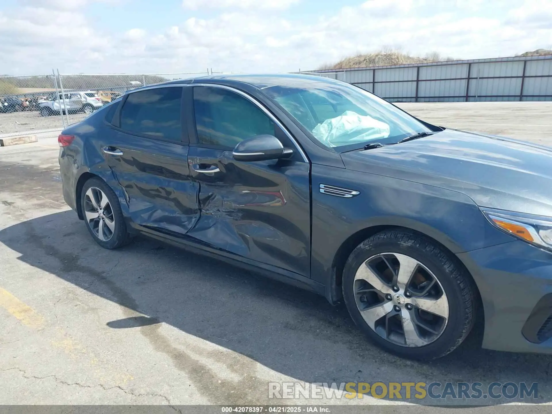 6 fotografías del automóvil dañado 5XXGT4L31LG417259 KIA OPTIMA 2020