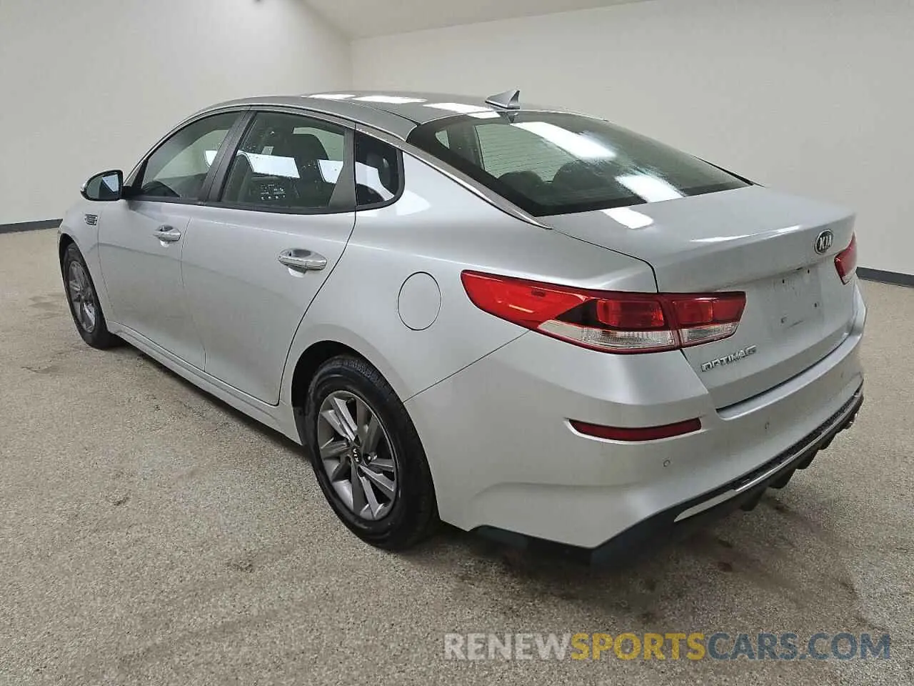 2 fotografías del automóvil dañado 5XXGT4L31LG425149 KIA OPTIMA 2020