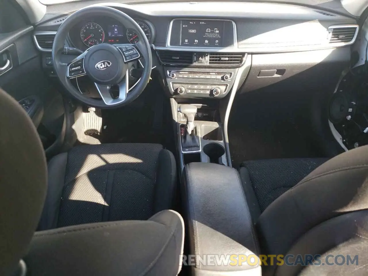 8 fotografías del automóvil dañado 5XXGT4L31LG427953 KIA OPTIMA 2020
