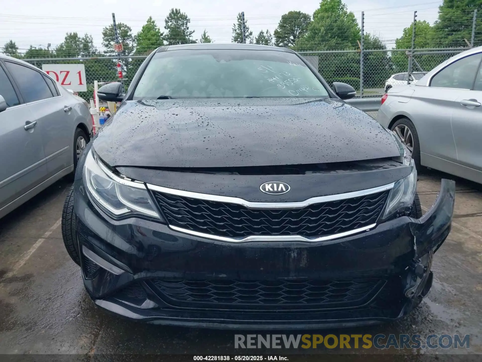 12 fotografías del automóvil dañado 5XXGT4L31LG441173 KIA OPTIMA 2020