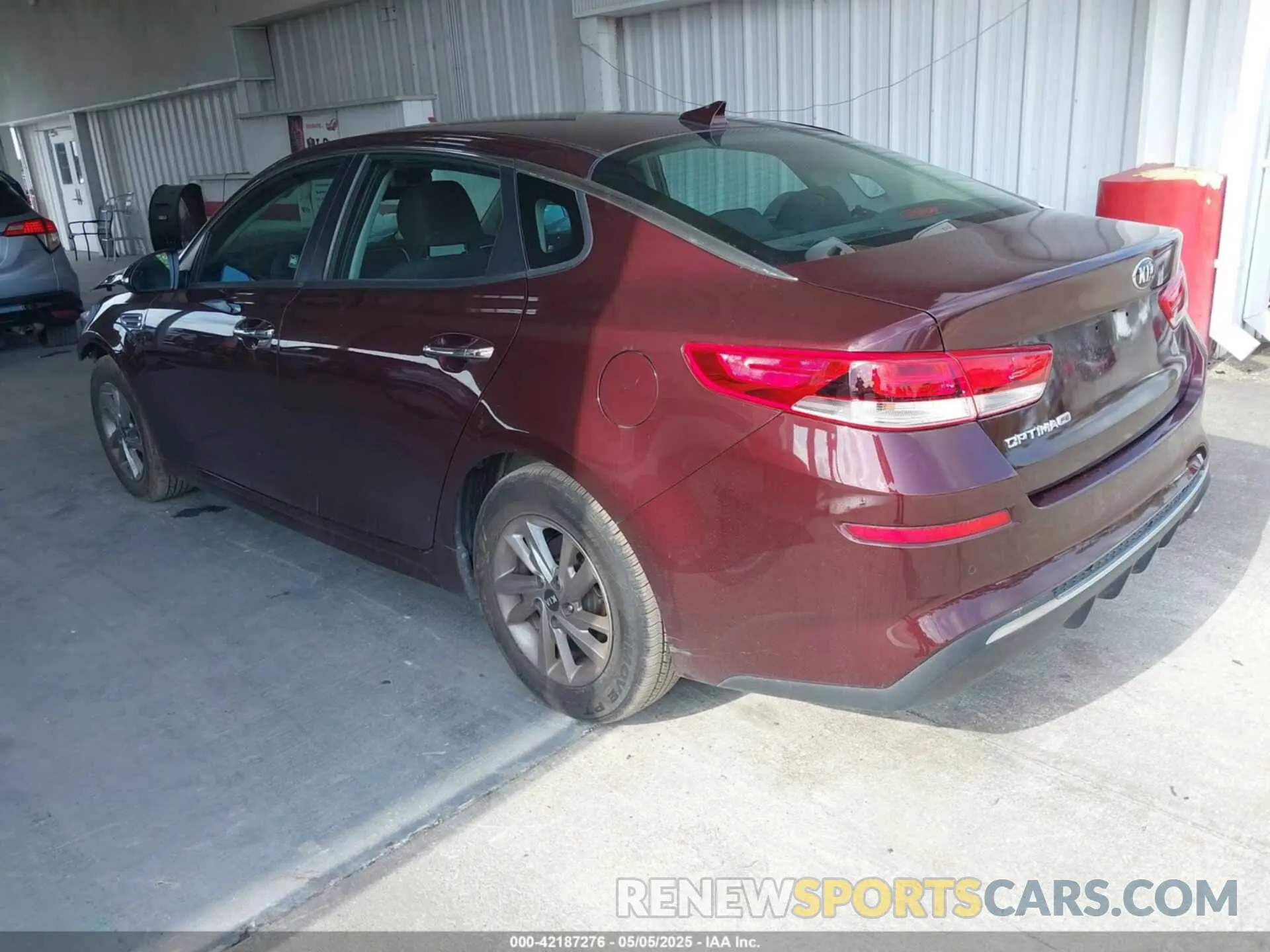 3 fotografías del automóvil dañado 5XXGT4L31LG444834 KIA OPTIMA 2020