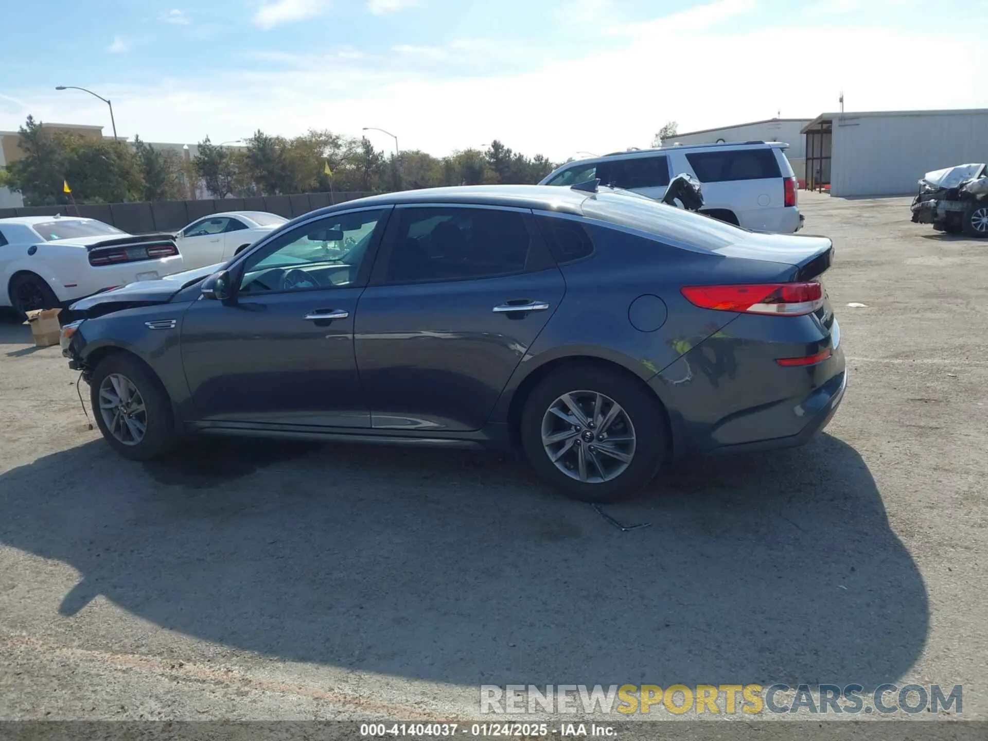 15 fotografías del automóvil dañado 5XXGT4L31LG447331 KIA OPTIMA 2020