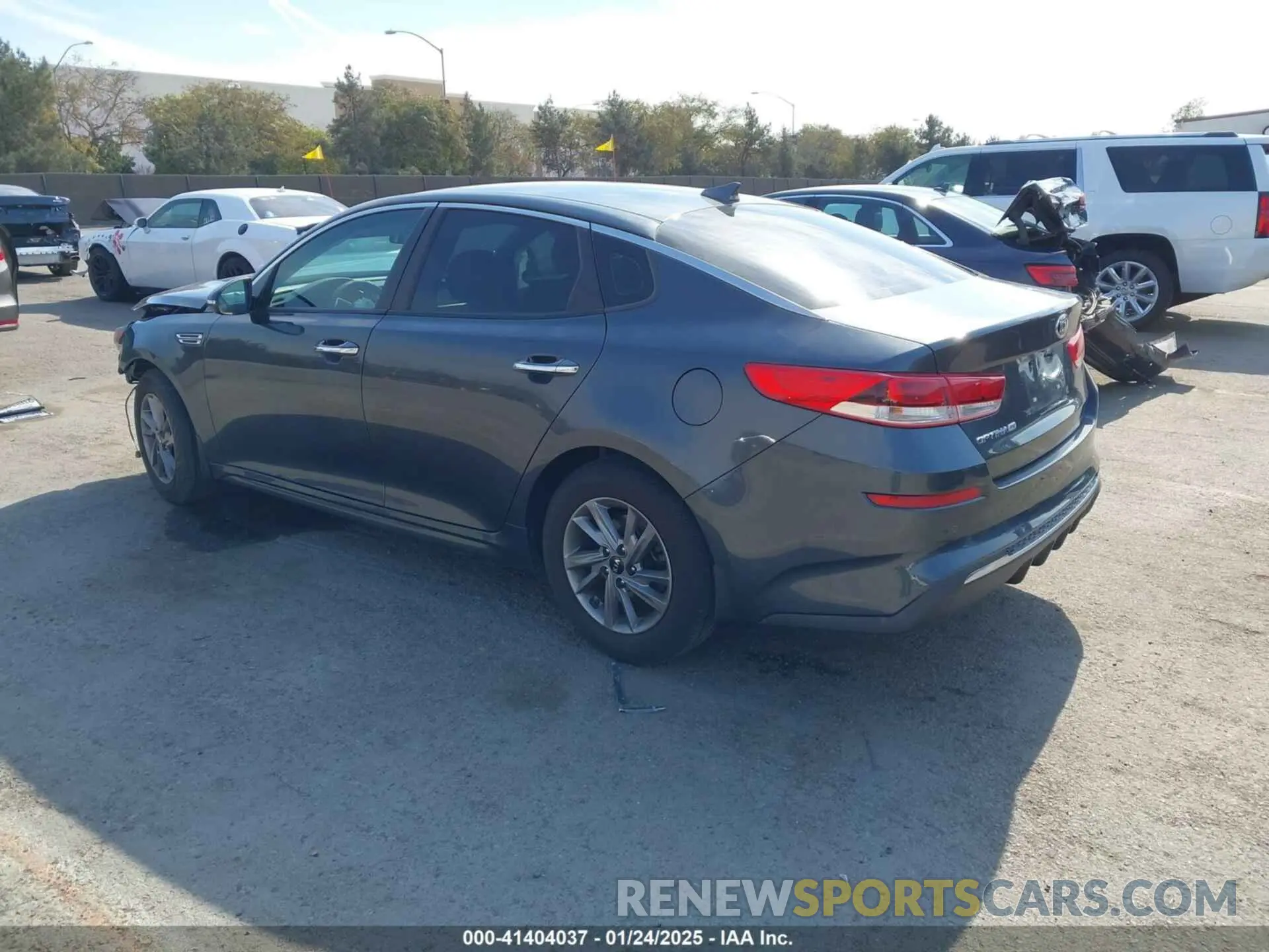 3 fotografías del automóvil dañado 5XXGT4L31LG447331 KIA OPTIMA 2020