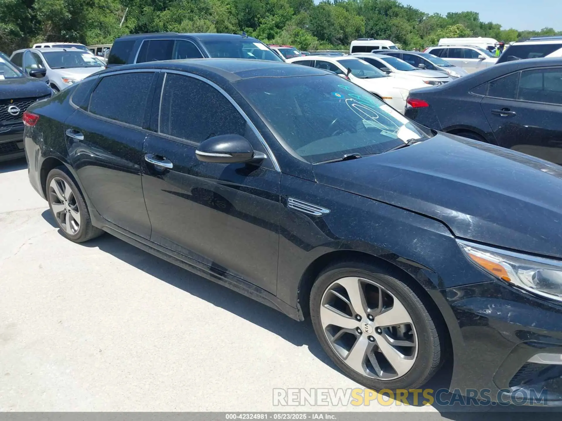 12 fotografías del automóvil dañado 5XXGT4L32LG417934 KIA OPTIMA 2020