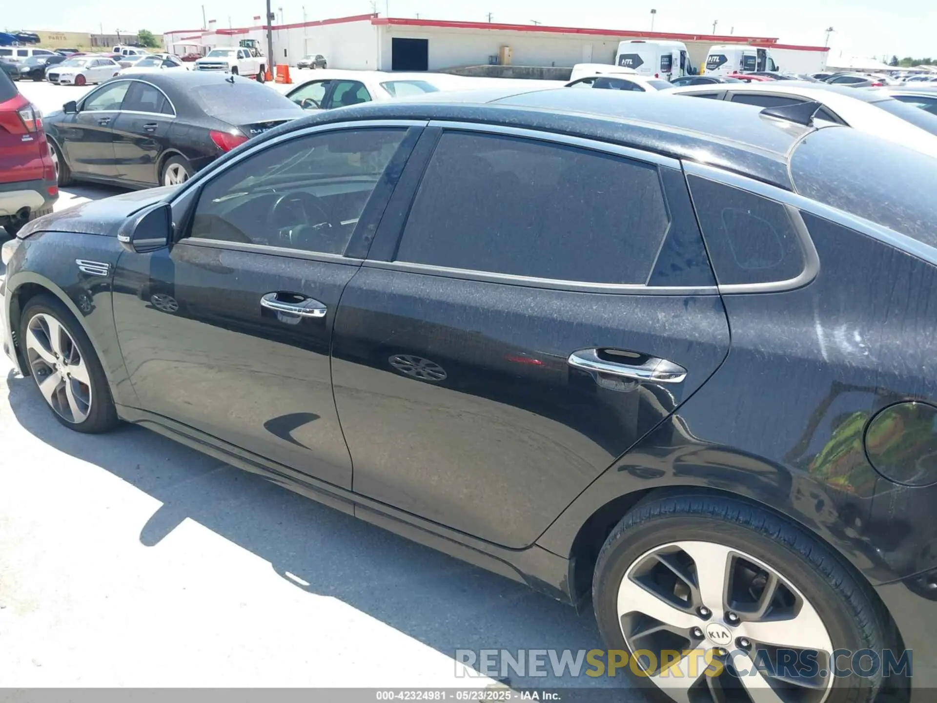 13 fotografías del automóvil dañado 5XXGT4L32LG417934 KIA OPTIMA 2020