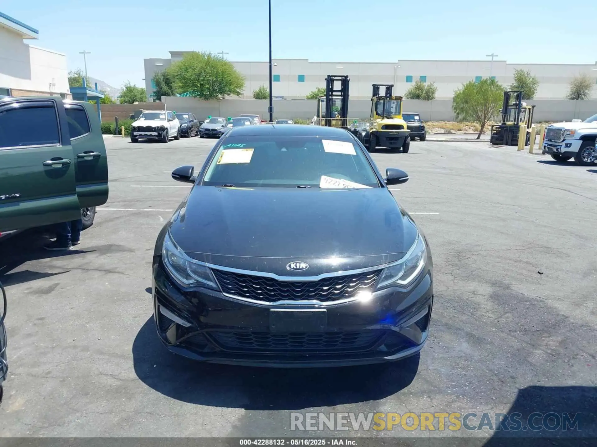 12 fotografías del automóvil dañado 5XXGT4L32LG420025 KIA OPTIMA 2020