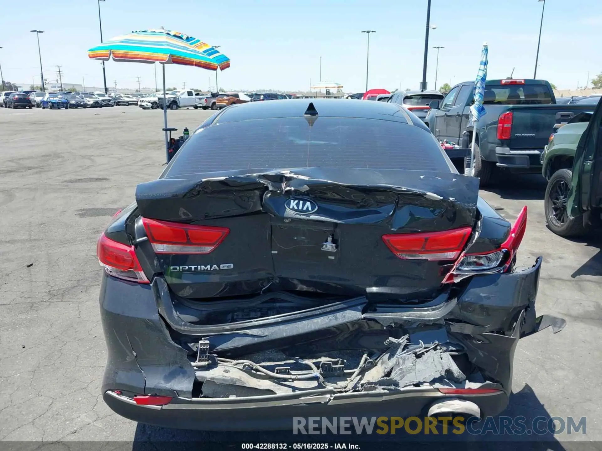 16 fotografías del automóvil dañado 5XXGT4L32LG420025 KIA OPTIMA 2020